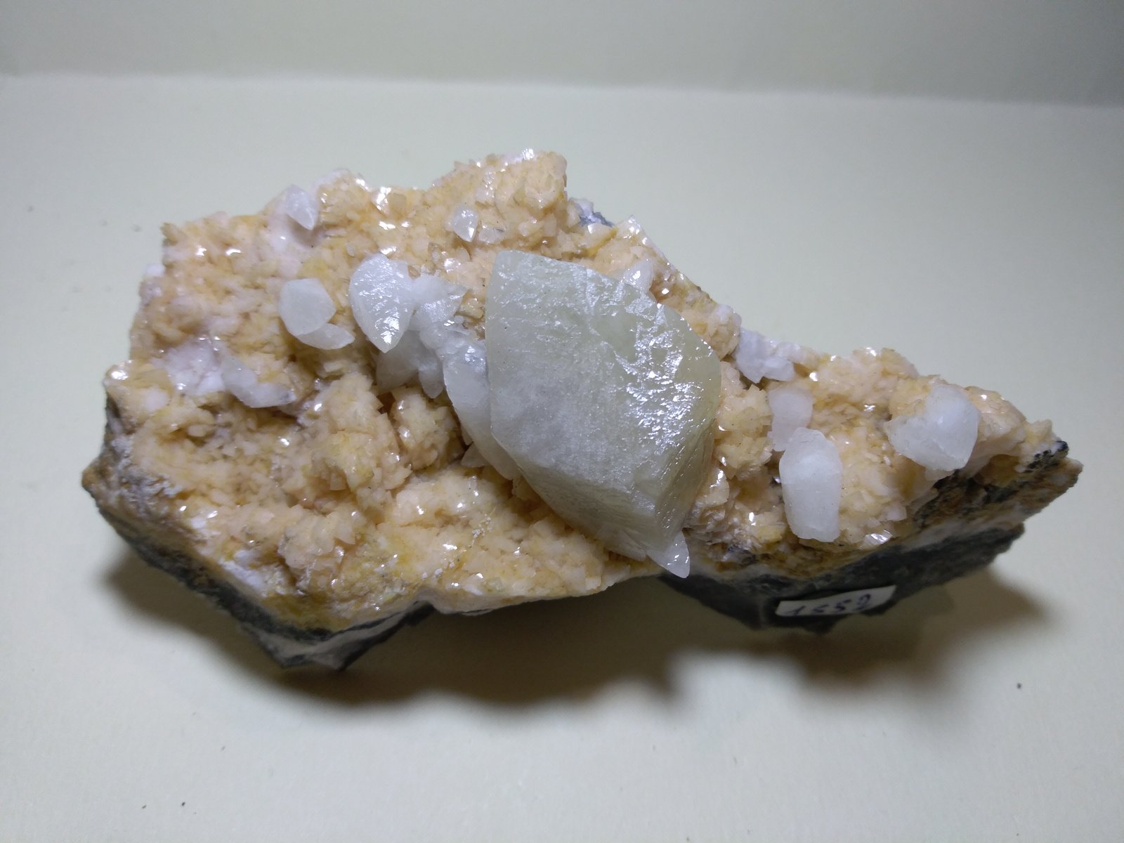 Calcite, Dolomite
11 x 6 cm
(Autor: Sante Celiberti)
