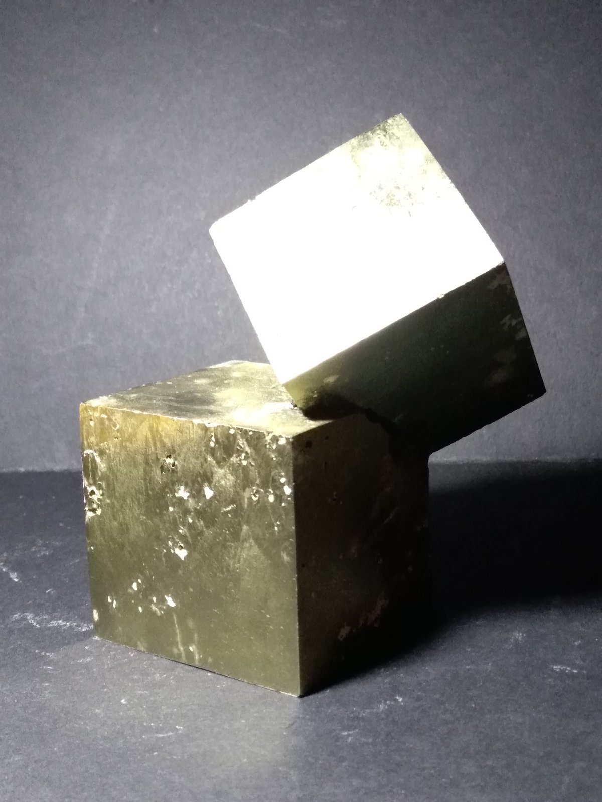 Pyrite
10,5 x 9,5 cm
(Autor: Sante Celiberti)