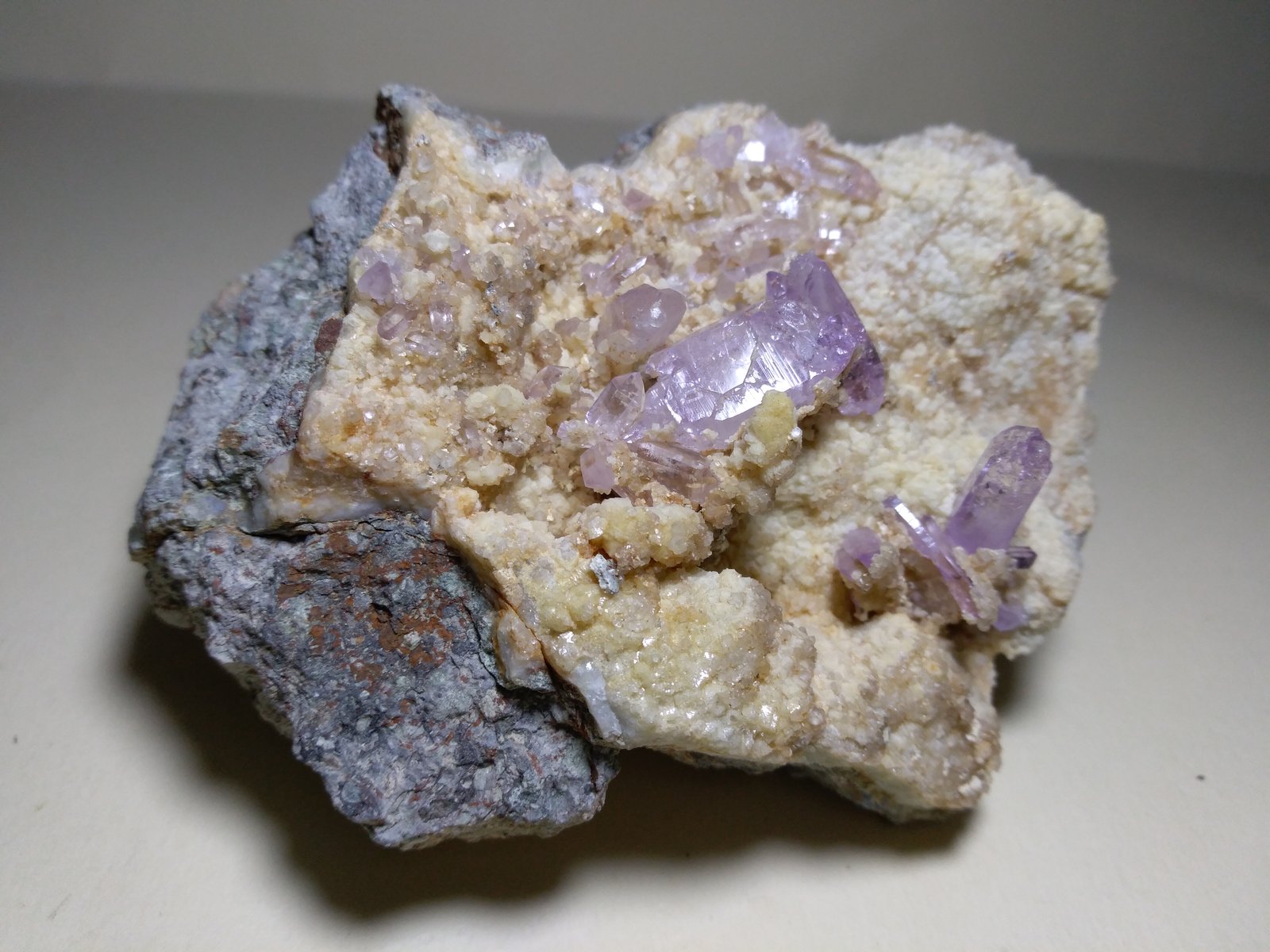 Quartz (variety amethyst)
93 x 69 mm
(Autor: Sante Celiberti)