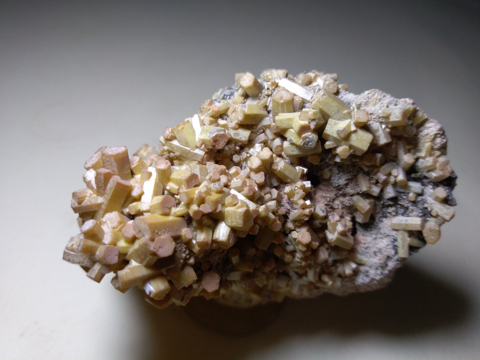 Vanadinite (variety arsenic-bearing vanadinite)
58 x 46 mm
(Autor: Sante Celiberti)