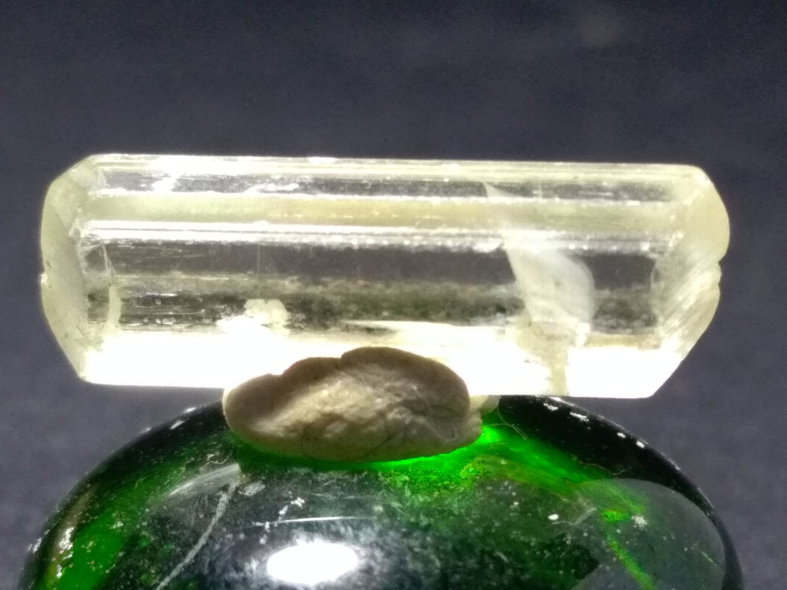 Hambergite
18 x 5 mm
(Autor: Sante Celiberti)