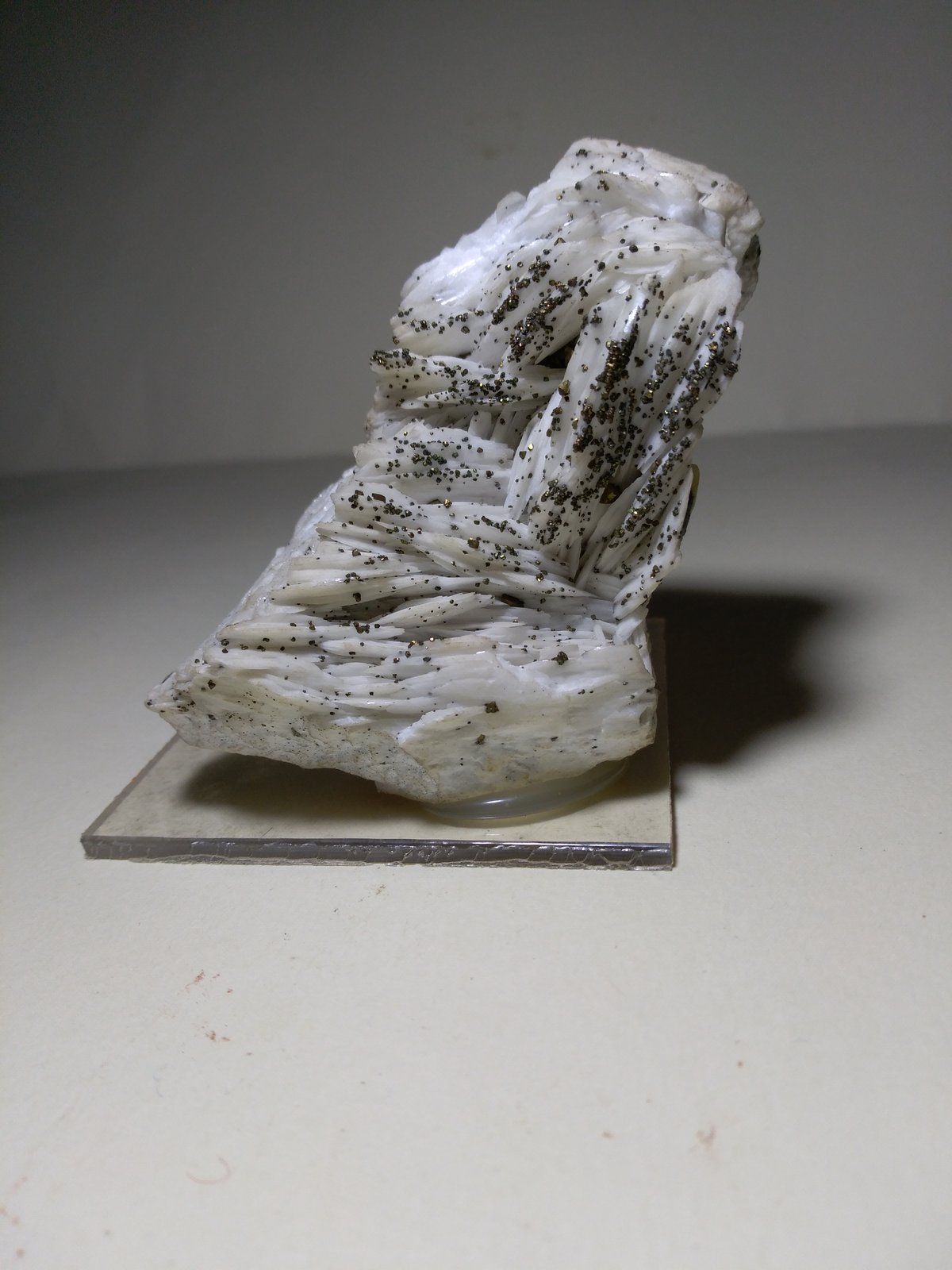 Baryte, Chalcopyrite
83 x 60 mm
(Autor: Sante Celiberti)
