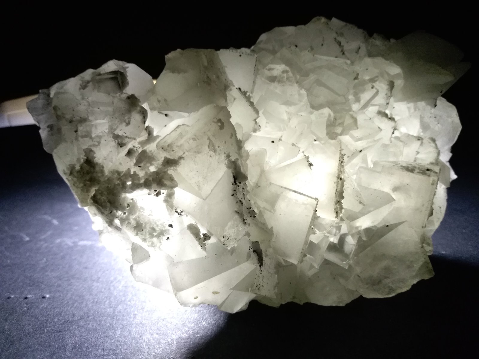 Fluorite, Calcite, Pyrite
13,5 x 9 cm
(Autor: Sante Celiberti)