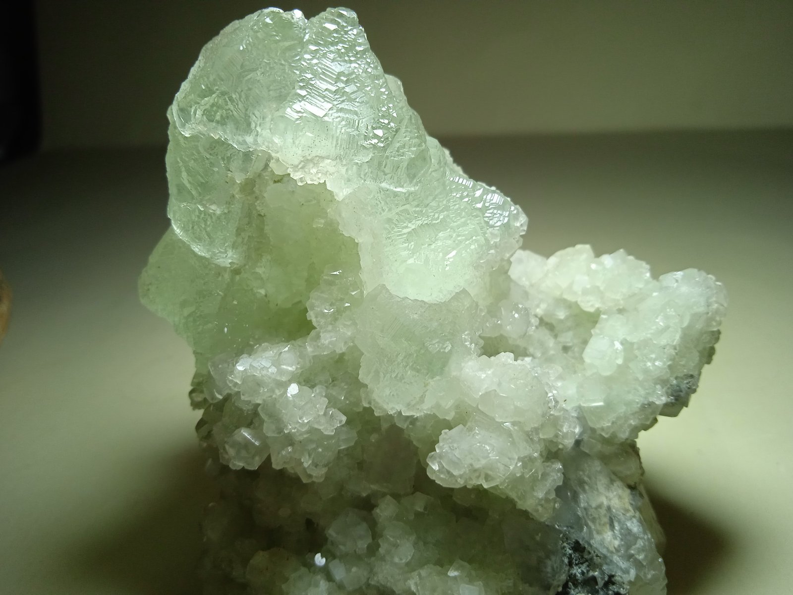 Fluorite, Calcite
82 x 80 mm
(Autor: Sante Celiberti)