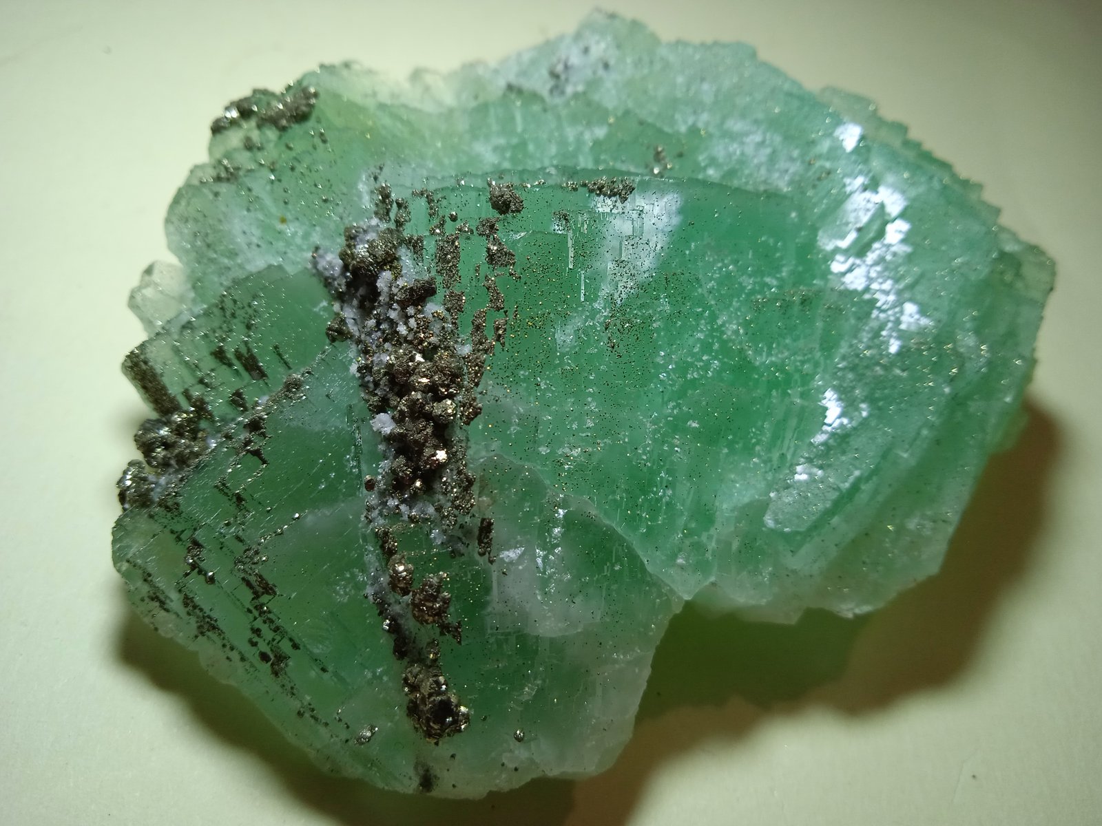 Fluorite, Pyrite
95 x 72 mm
(Autor: Sante Celiberti)