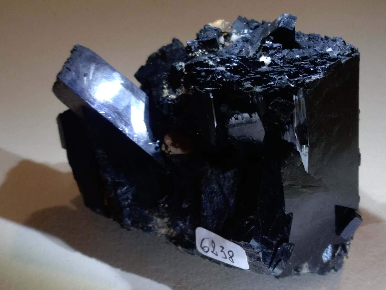 Aegirine, Zircon
77 x 63 mm
(Autor: Sante Celiberti)