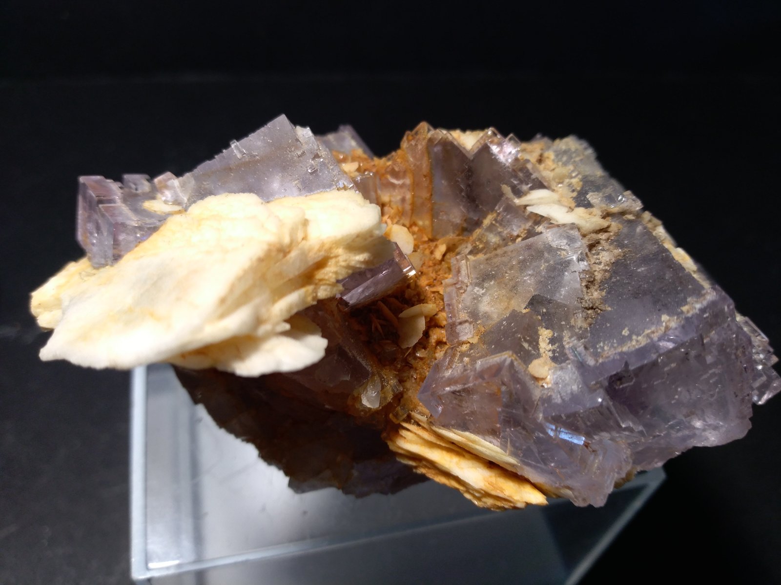 Fluorite, Baryte
88 x 67 mm
(Autor: Sante Celiberti)