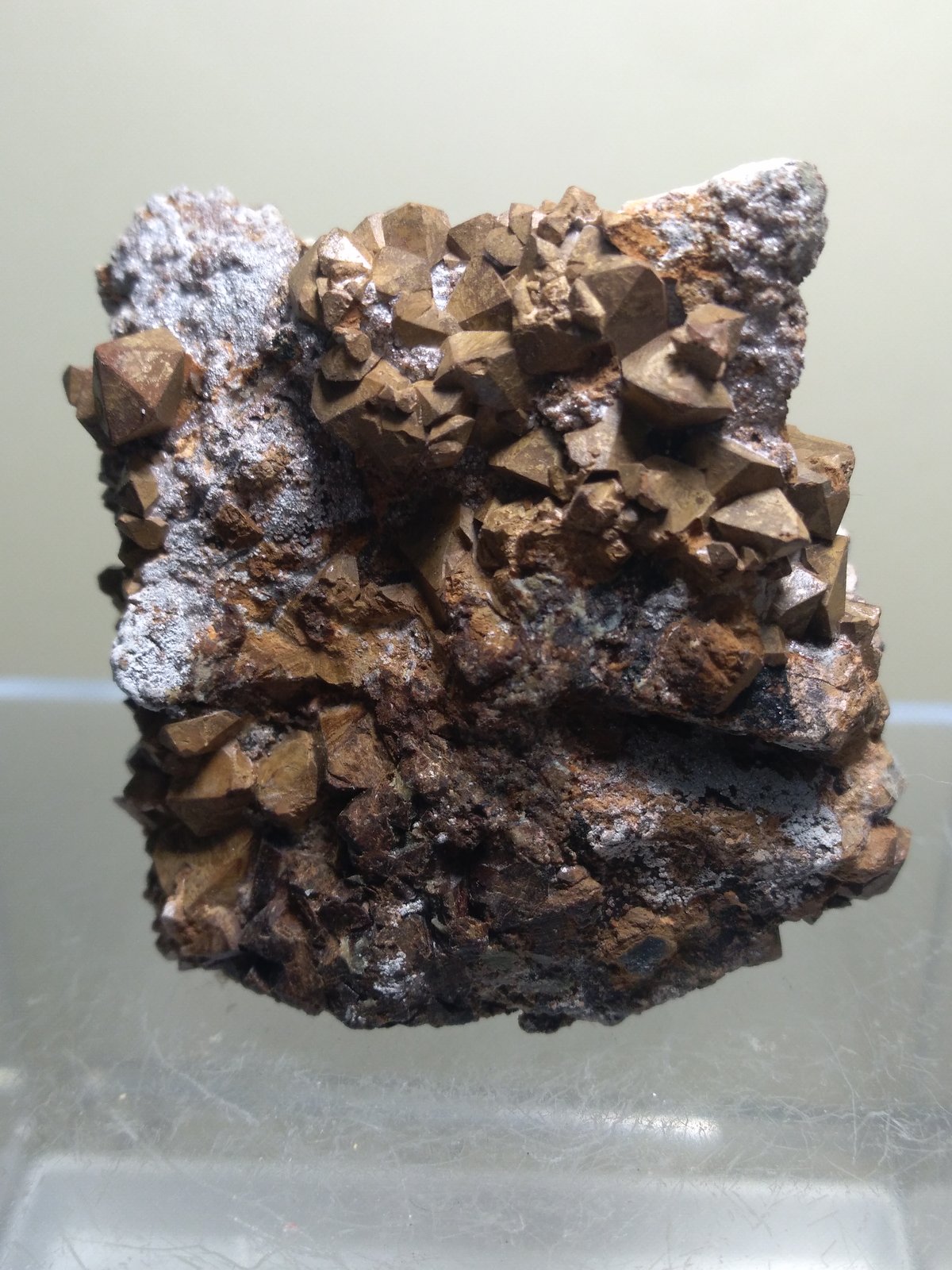 Sturmanite
40 x 40 mm
(Autor: Sante Celiberti)
