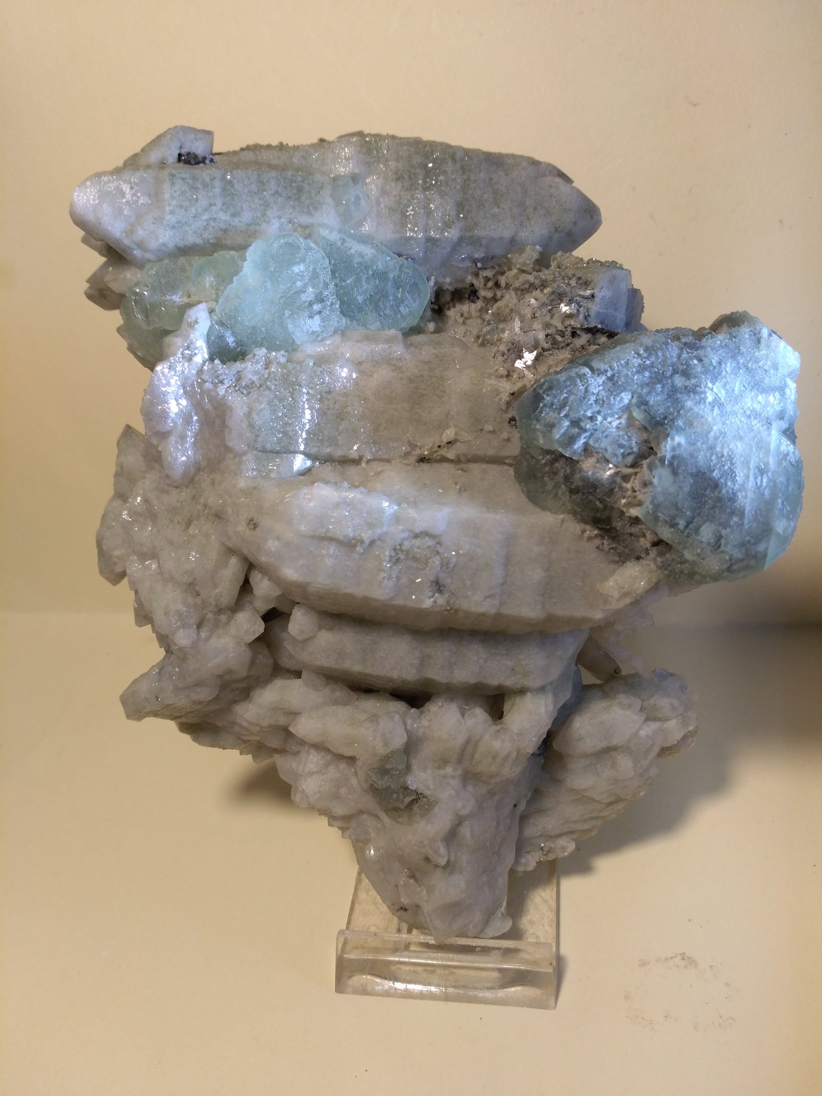 Quartz, Fluorite
15,5 x 12,5 cm
(Autor: Sante Celiberti)