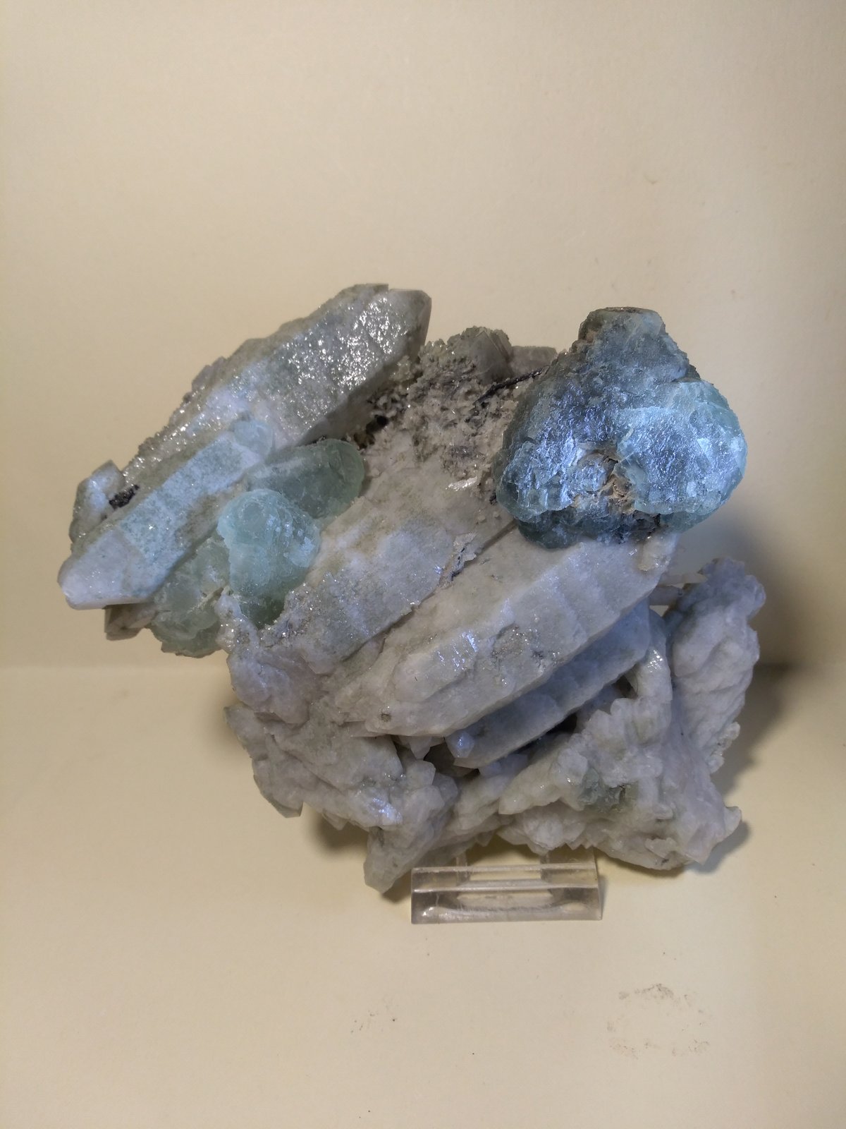 Quartz, Fluorite
15,5 x 12,5 cm
(Autor: Sante Celiberti)