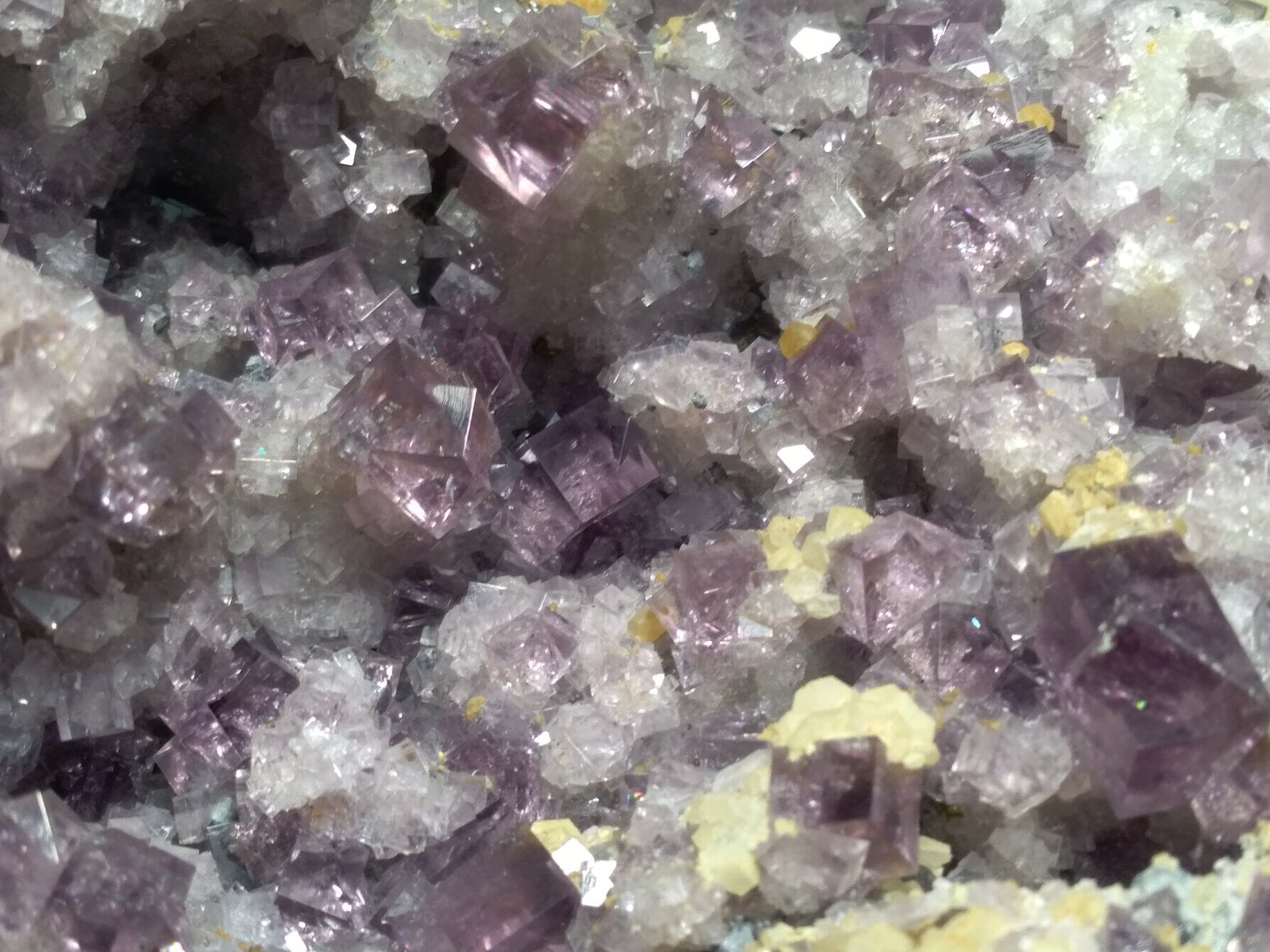 Fluorite, Galena, Calcite
13,5 x 12 cm
(Autor: Sante Celiberti)