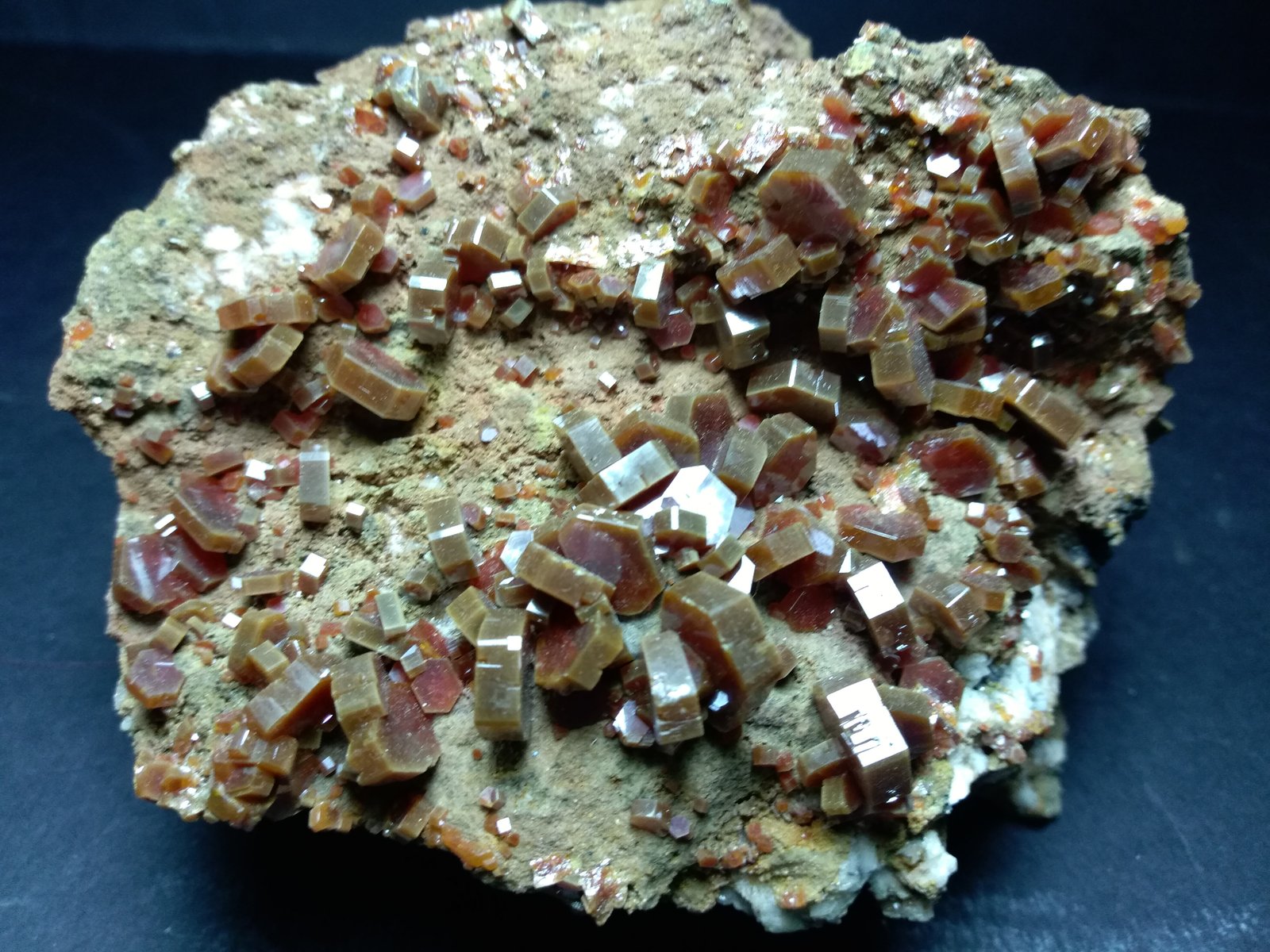 Vanadinite
10,5 x 9,5 cm
(Autor: Sante Celiberti)