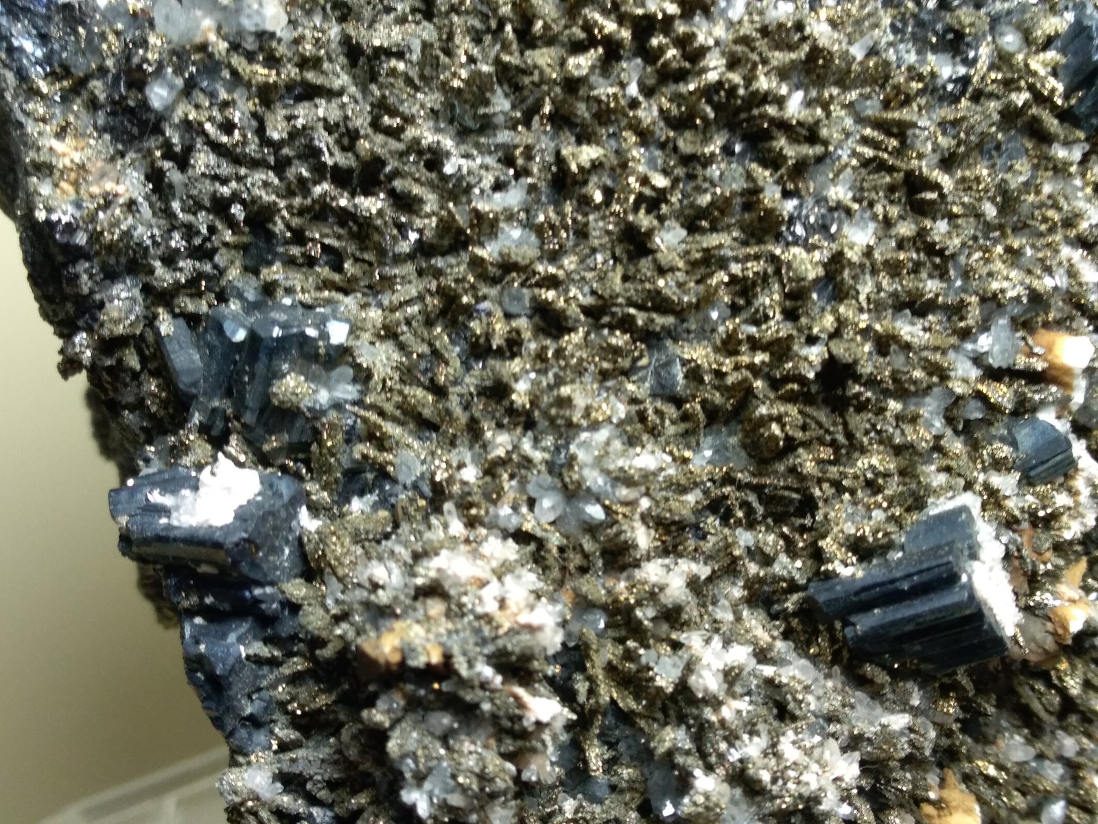 Bournonite, Marcasite, Calcite, Quartz
14 x 12 cm
(Autor: Sante Celiberti)