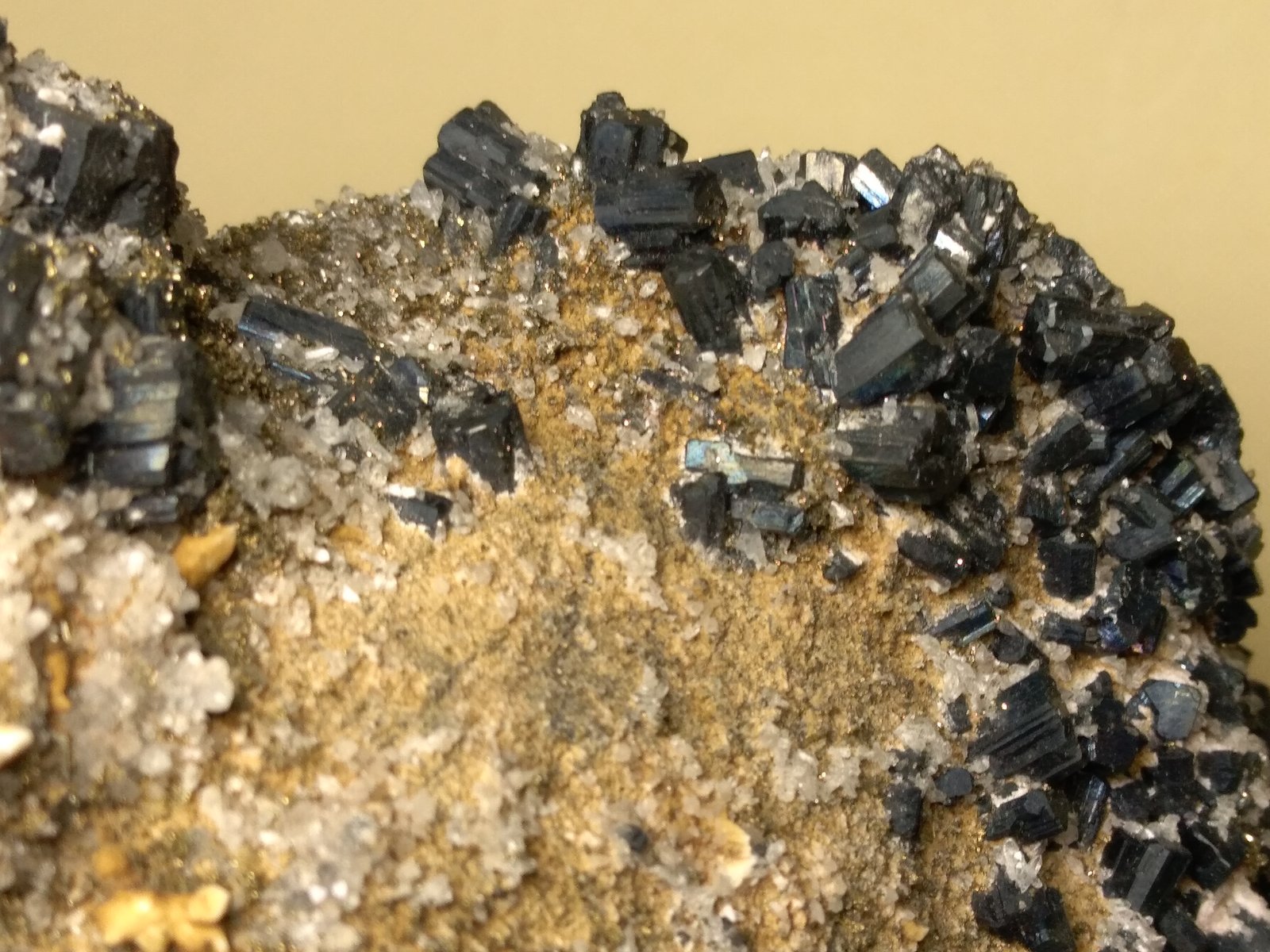 Bournonite, Marcasite, Calcite, Quartz
14 x 12 cm
(Autor: Sante Celiberti)