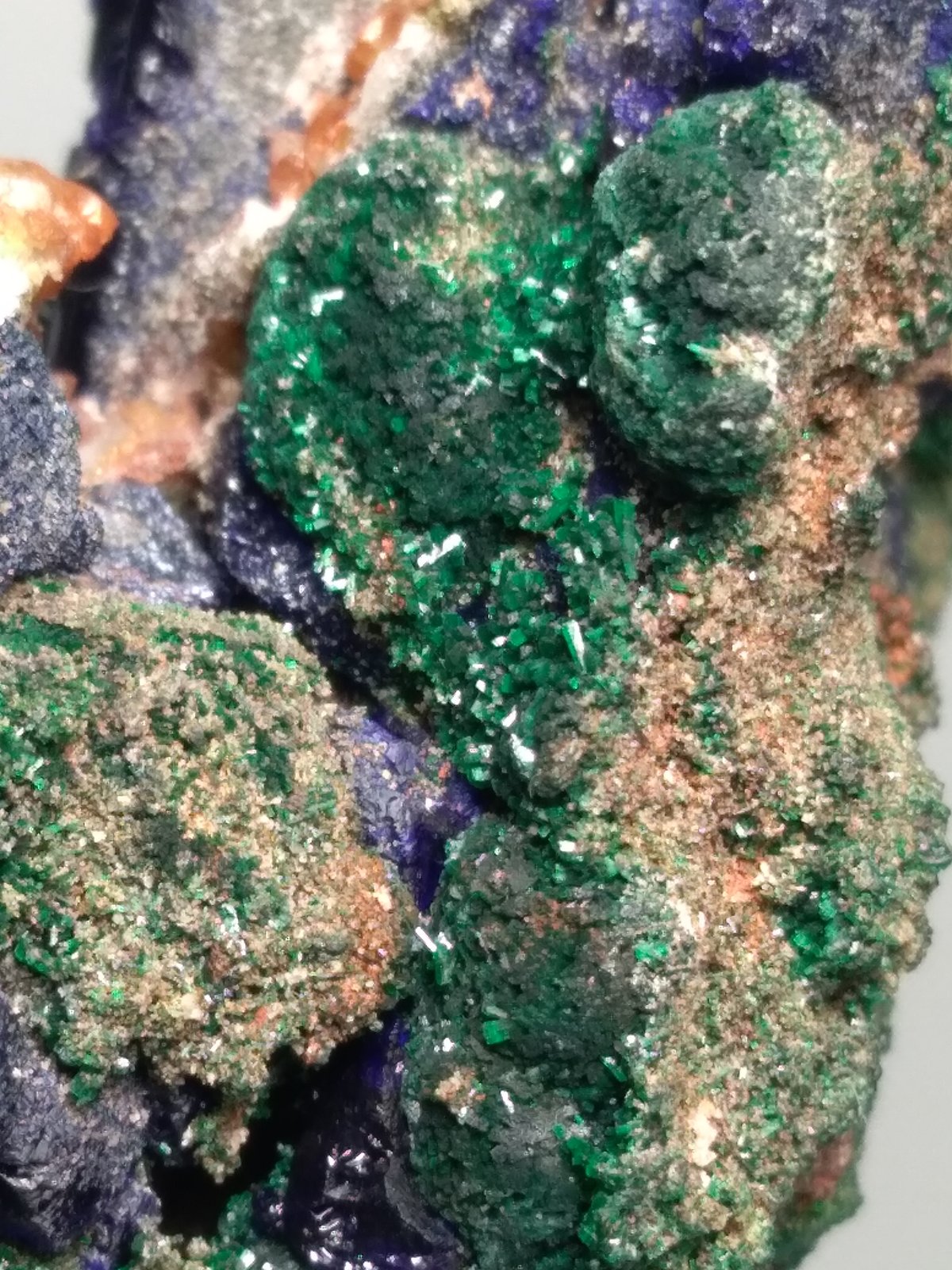 Azurite, Malachite, Tsumcorite, Schultenite, Beaverite-(Cu), Copper, Zincolivenite, Keyite, Calcite
85 x 75 mm
(Autor: Sante Celiberti)