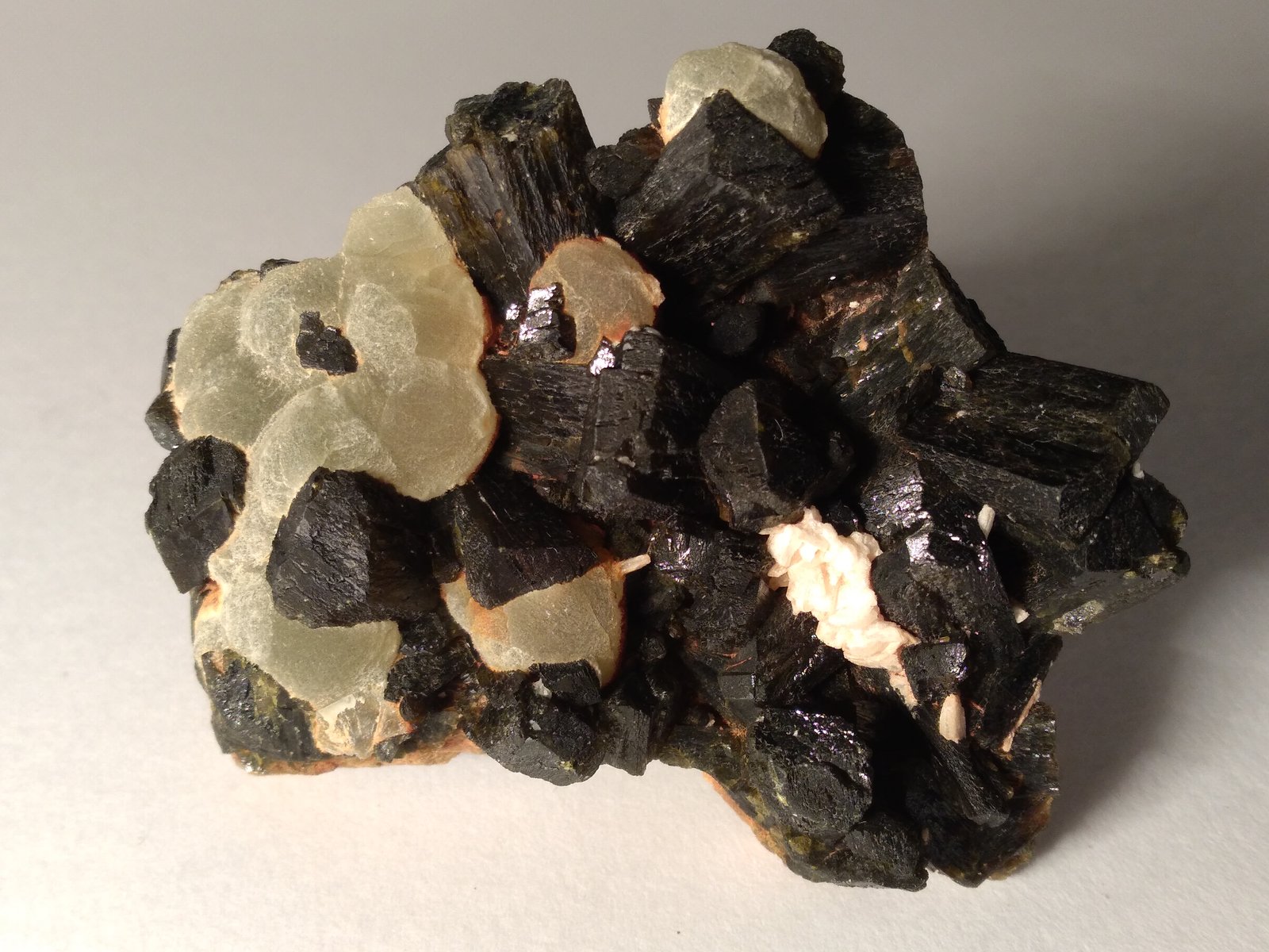 Prehnite, Epidote
74 x 66 mm
(Autor: Sante Celiberti)