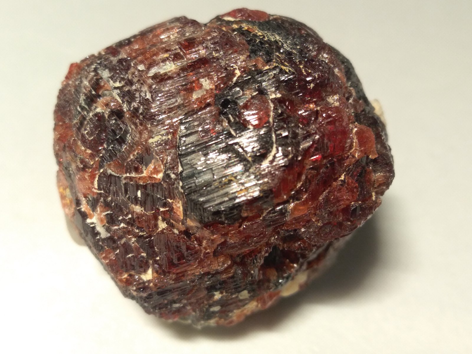 Spessartine
34 x 33 mm
(Autor: Sante Celiberti)