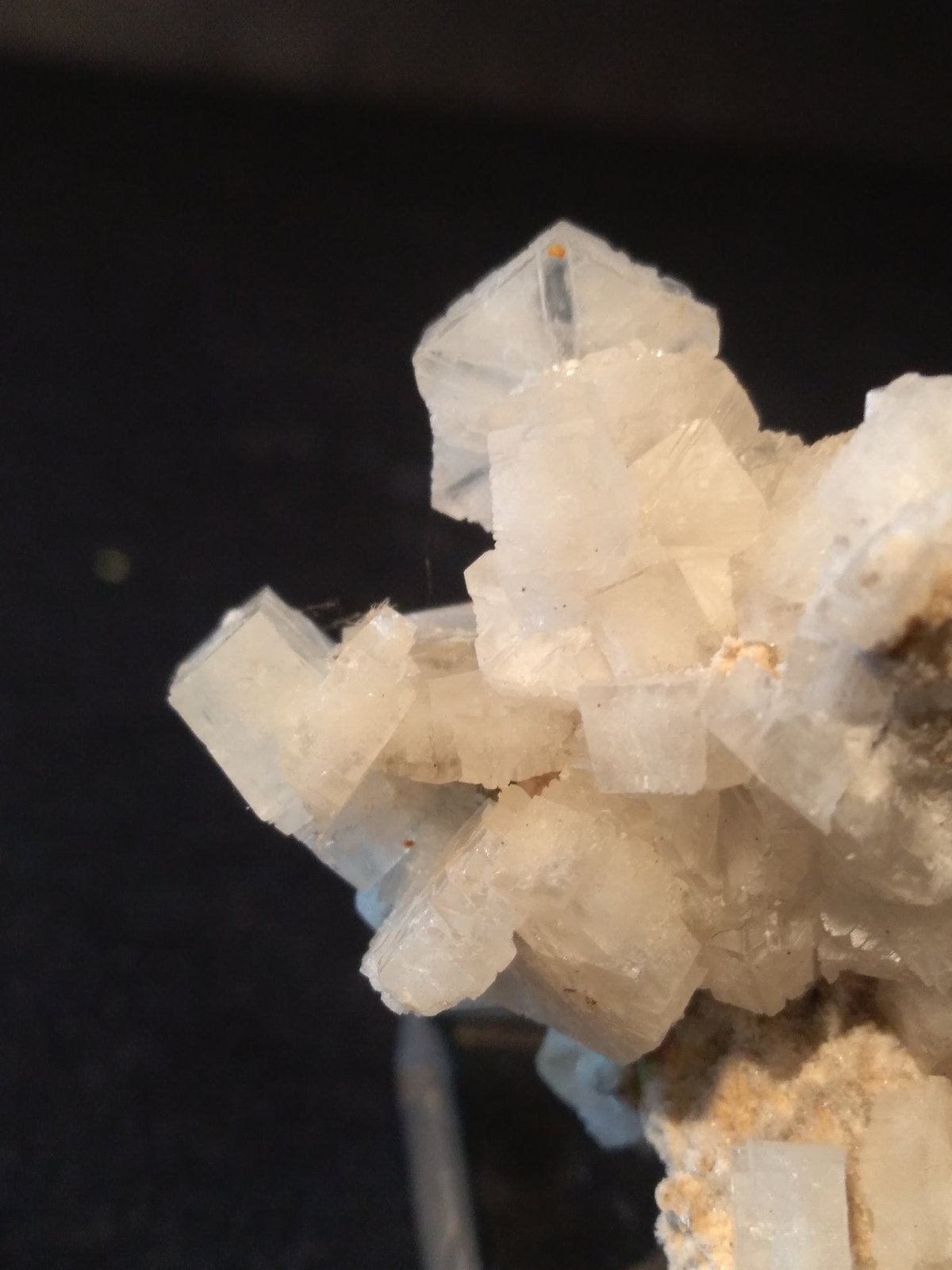 Aragonite, Sulphur
64 x 41 mm
(Autor: Sante Celiberti)