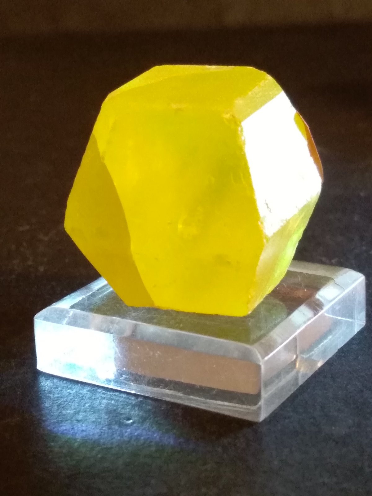 Sulphur
30 x 24 mm
(Autor: Sante Celiberti)