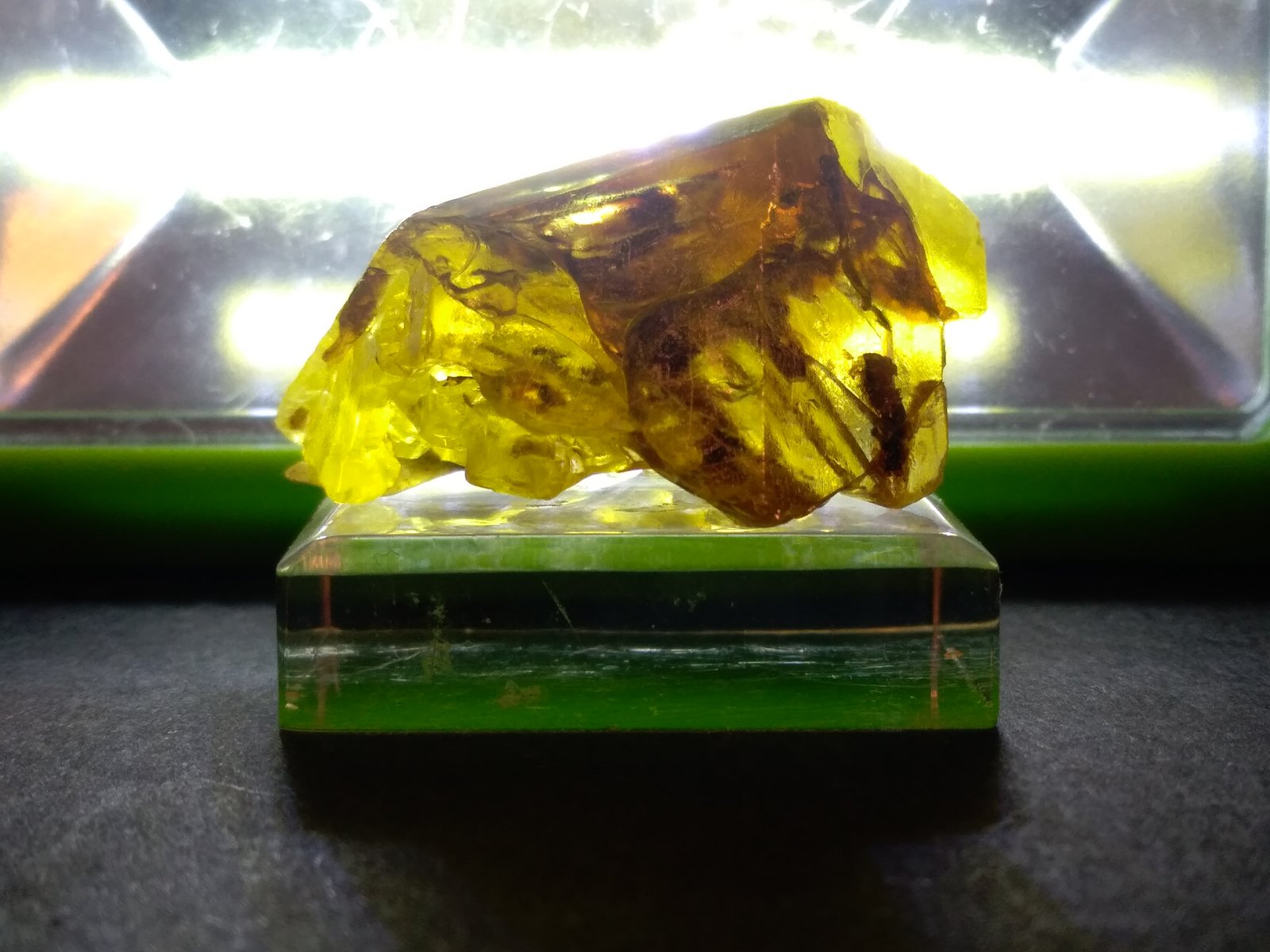 Sulphur
30 x 20 mm
(Autor: Sante Celiberti)