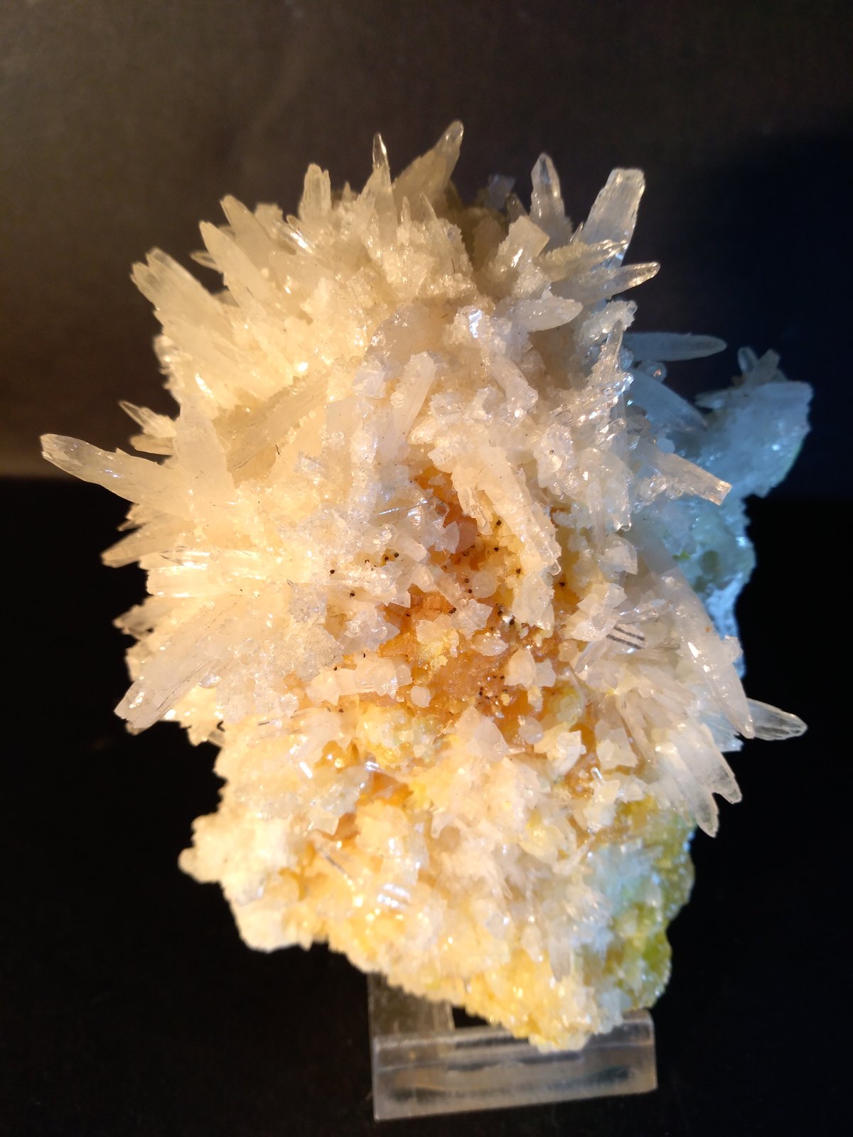 Celestine, Sulphur, Calcite
11,5 x 9 cm
(Autor: Sante Celiberti)