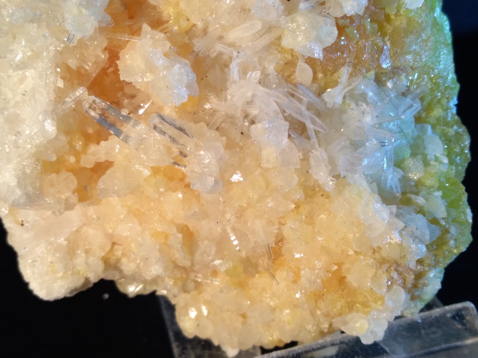 Celestine, Sulphur, Calcite
11,5 x 9 cm
(Autor: Sante Celiberti)