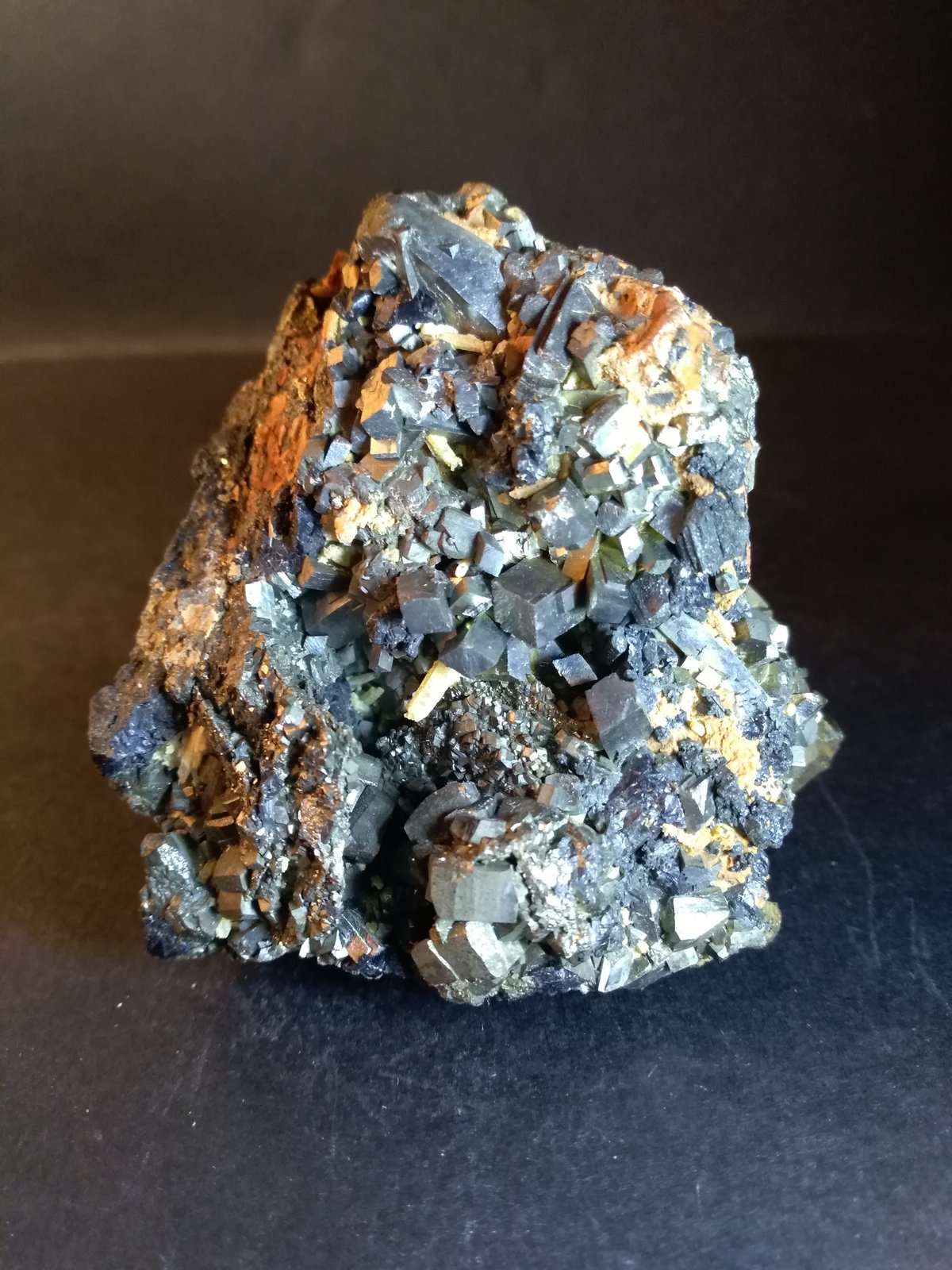 Arsenopyrite, Tennantite Subgroup, Pyrite
67 x 66 mm
(Autor: Sante Celiberti)
