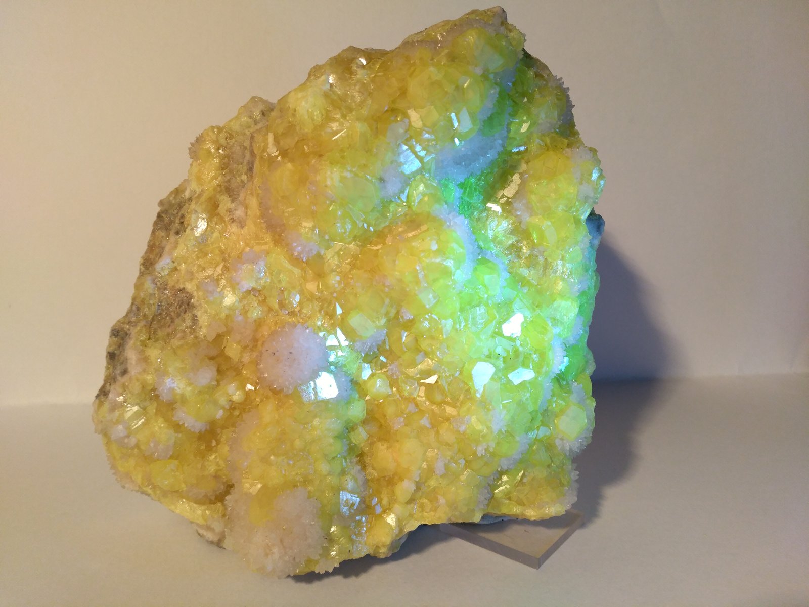 Sulphur, Aragonite
14,5 x 13,5 cm
(Autor: Sante Celiberti)