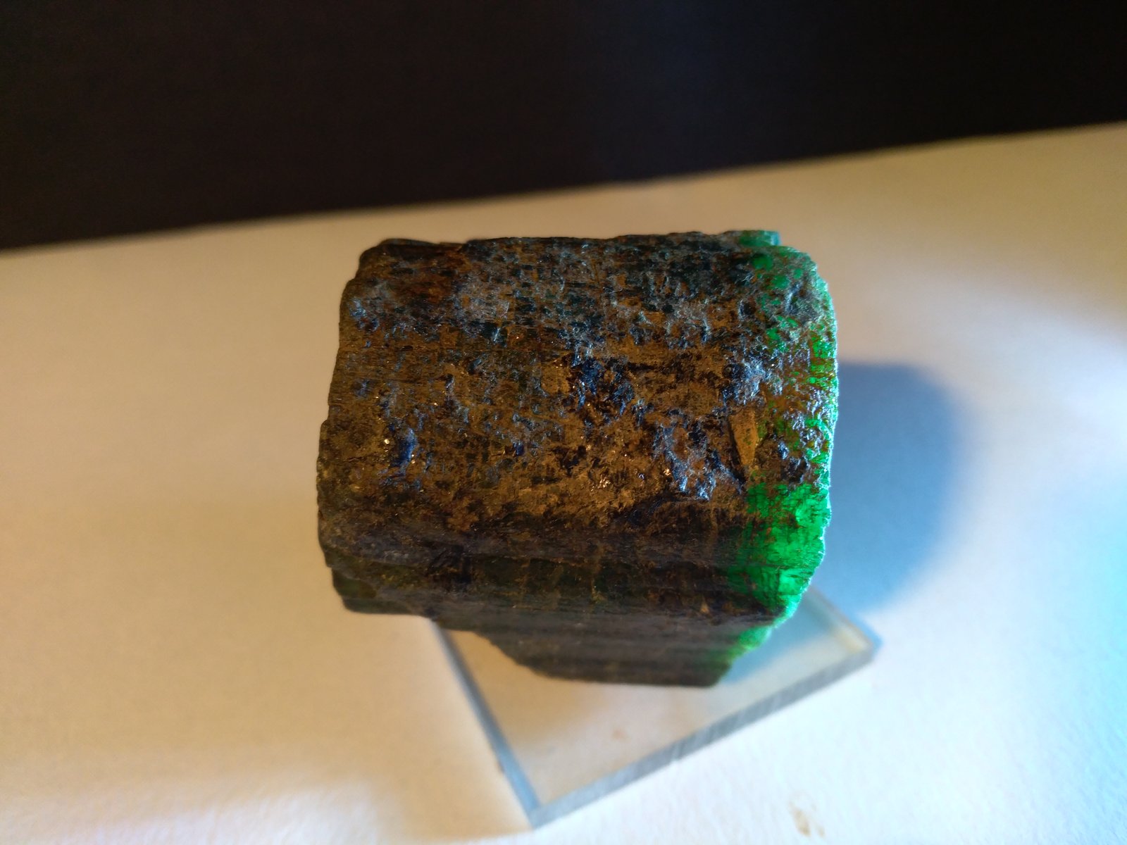 Beryl (variety emerald), Biotite
54 x 40 mm
(Autor: Sante Celiberti)