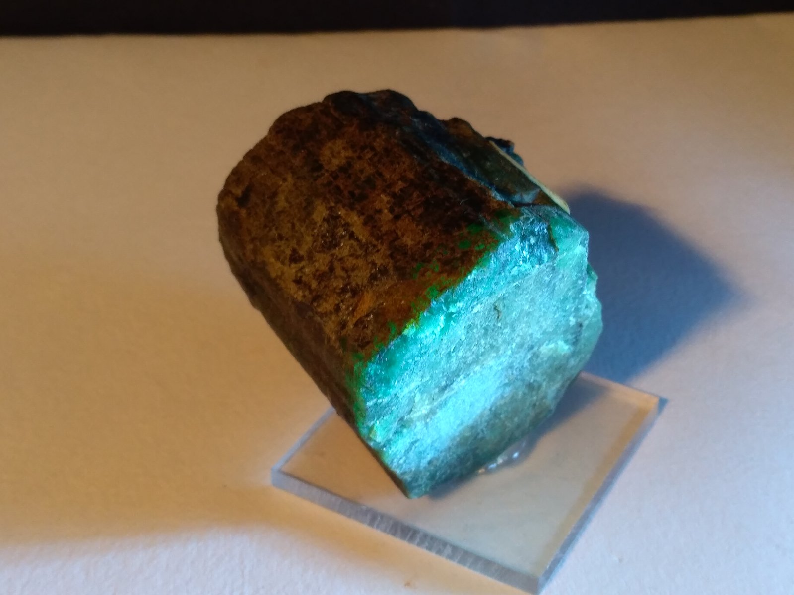 Beryl (variety emerald), Biotite
54 x 40 mm
(Autor: Sante Celiberti)