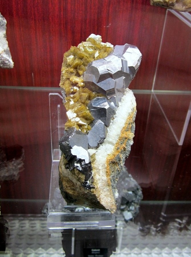 Galena, Siderite
approx. 10 cm
(Autor: Tobi)