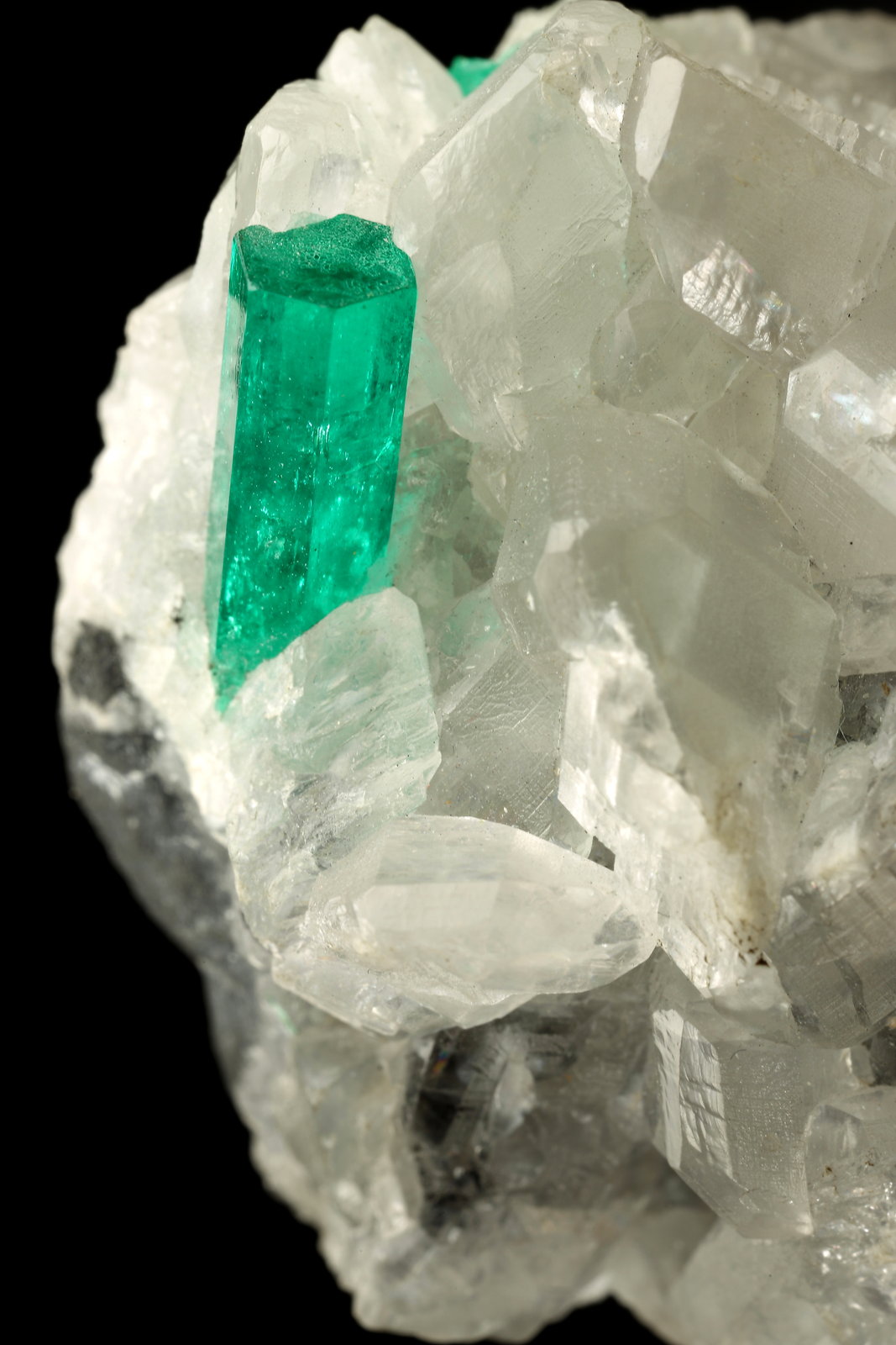Beryl (variety emerald), Calcite
35x38x37mm, main xl=12x4mm
(Autor: Fiebre Verde)