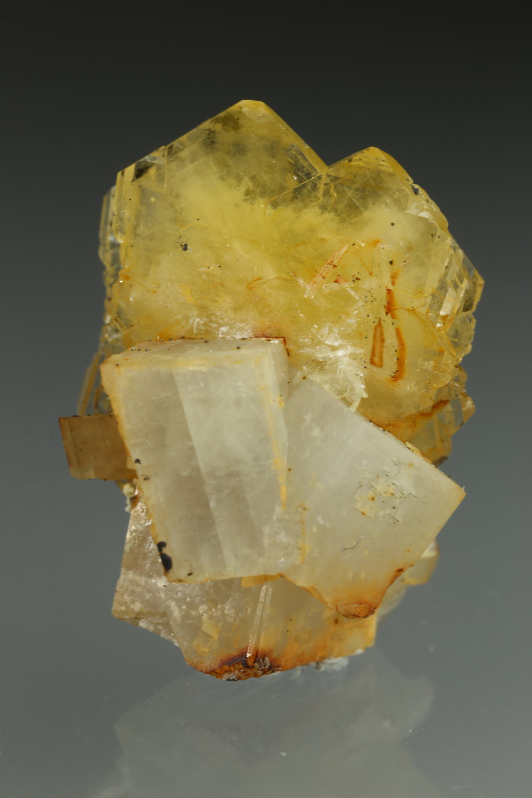 Barite, Calcite
14x21x12mm
(Autor: Fiebre Verde)