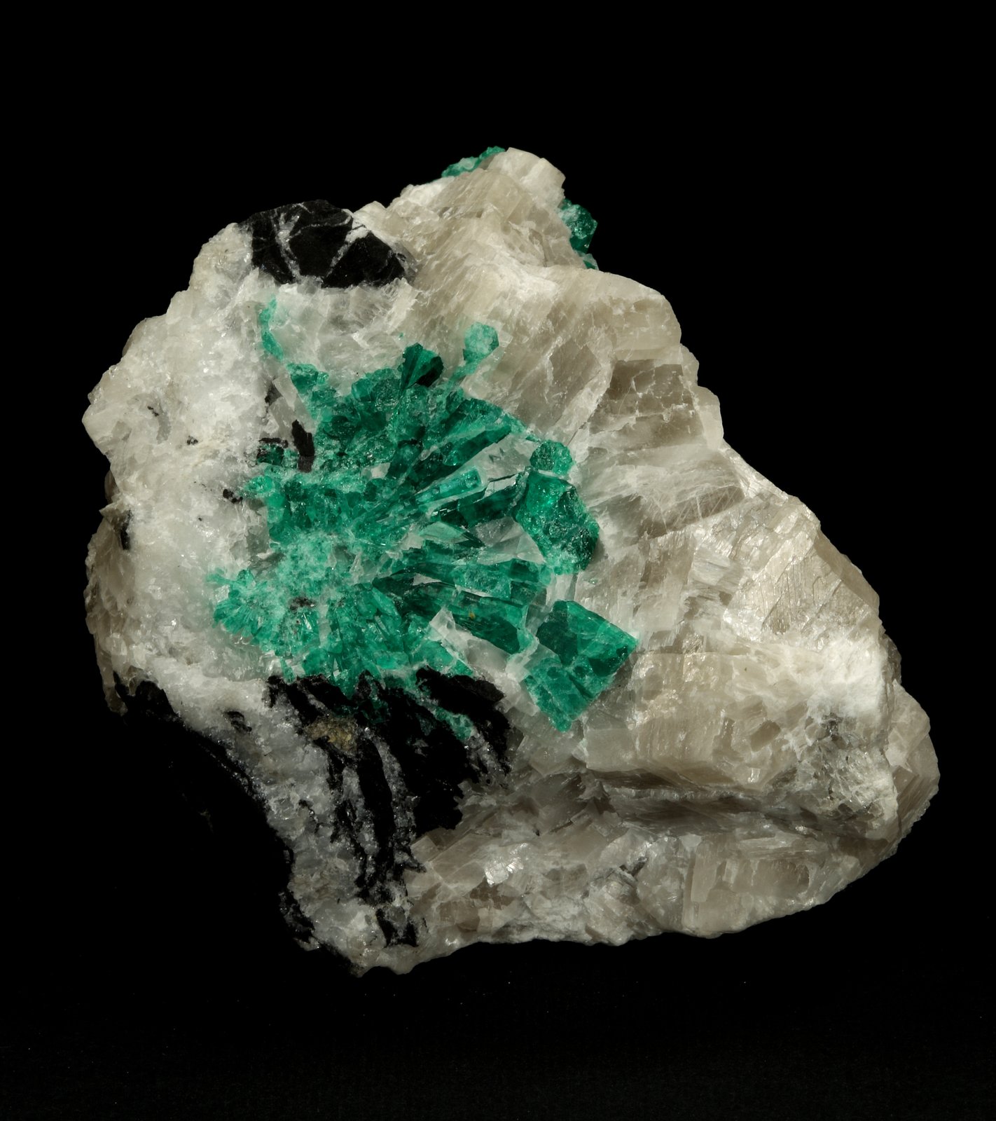Beryl (variety emerald), Calcite
7cm across
(Autor: Fiebre Verde)