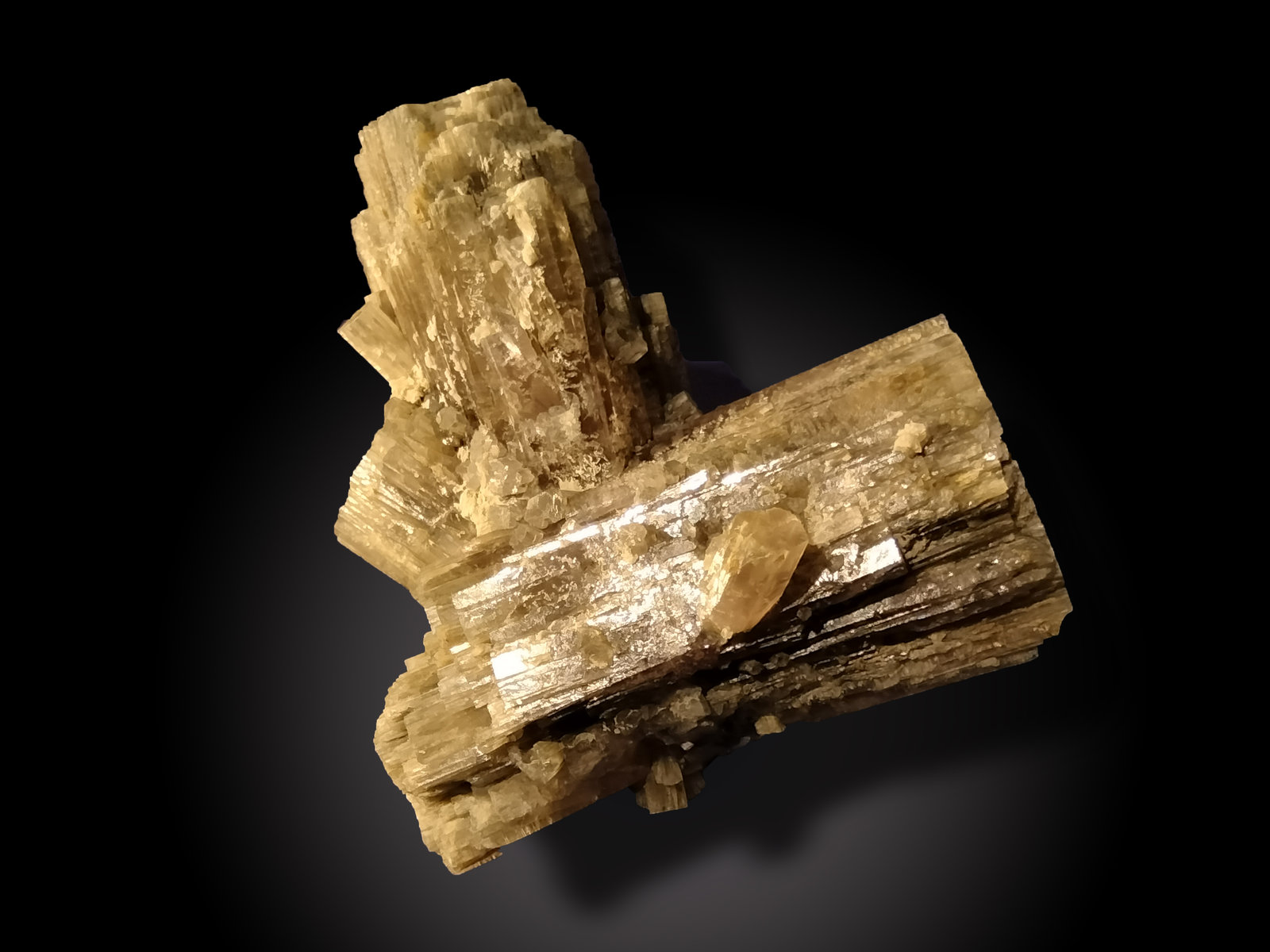 Aragonite
62 mm x 76 mm x 35 mm
(Autor: Firmo Espinar)