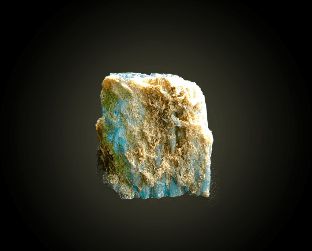 Beryl (variety aquamarine) and Quartz
42 mm x 45 mm x 24 mm
(Autor: Firmo Espinar)