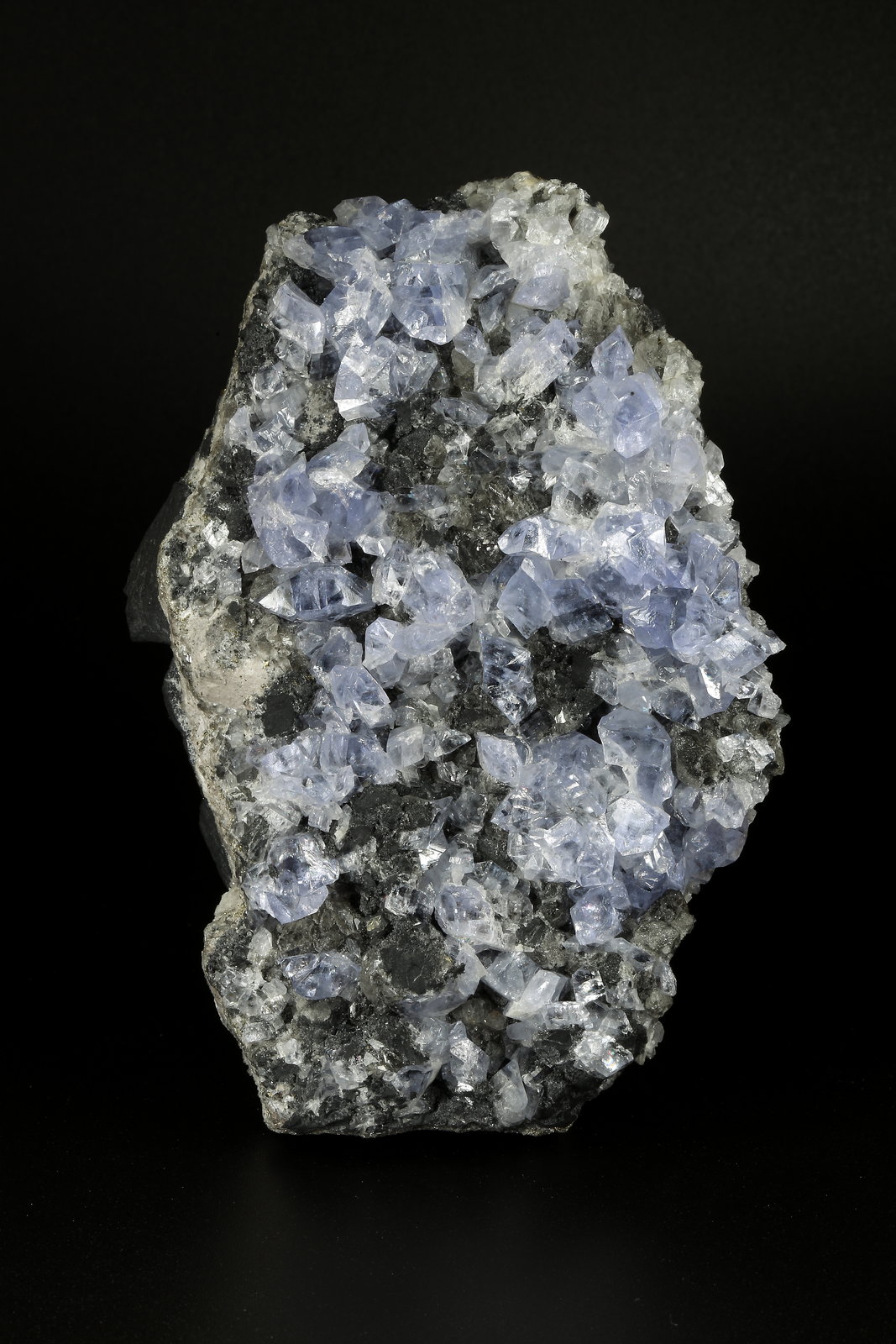 Dolomite, Calcite, Pyrite
123x82x39mm
(Autor: Fiebre Verde)