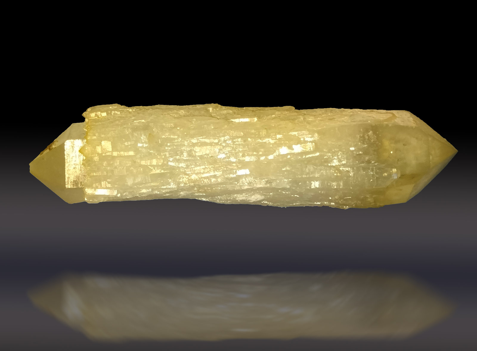 Quartz
103 mm x 26 mm x 25 mm
(Autor: Firmo Espinar)
