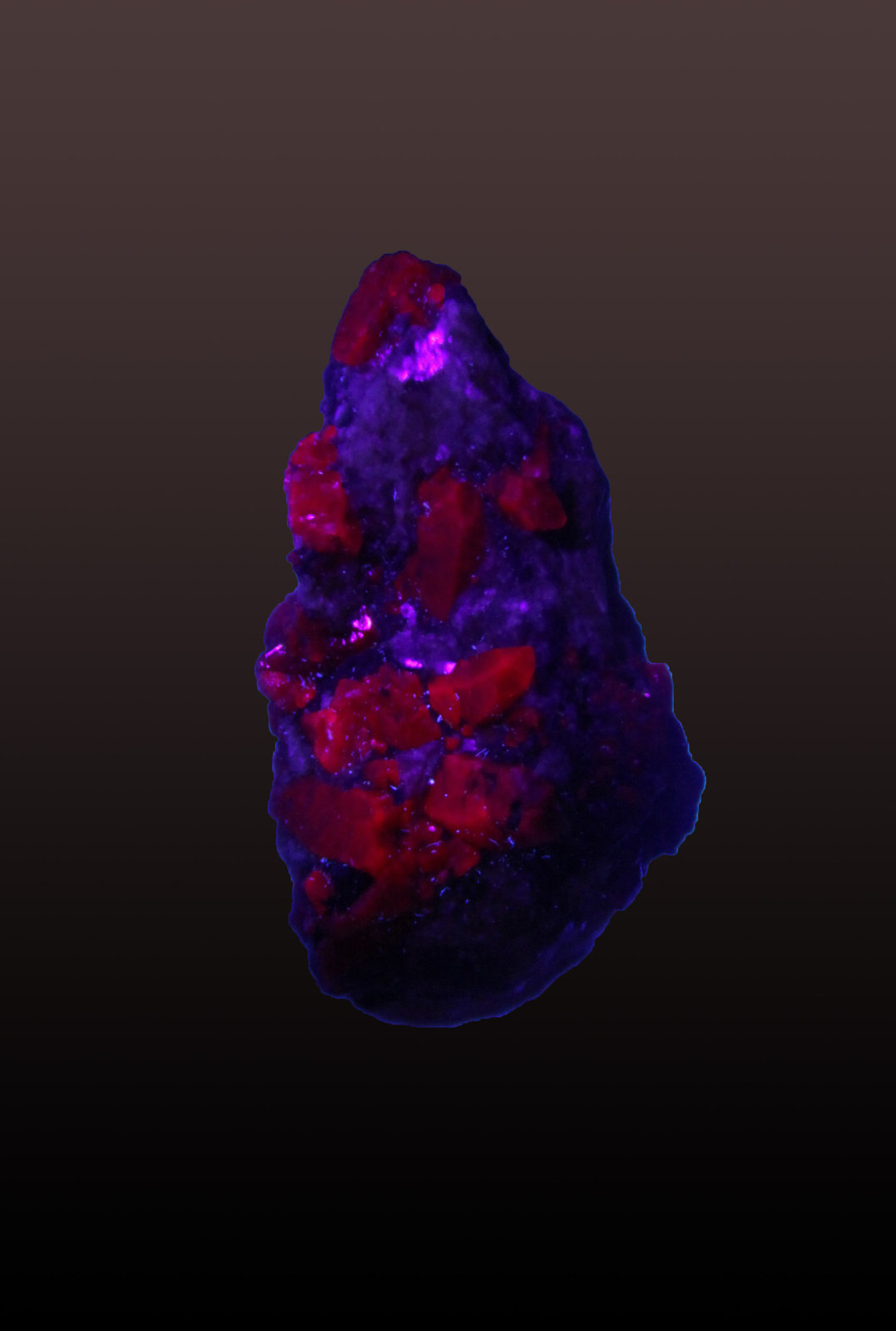 Corundum (variety ruby)
25 mm x 42 mm x 20 mm
(Autor: Firmo Espinar)