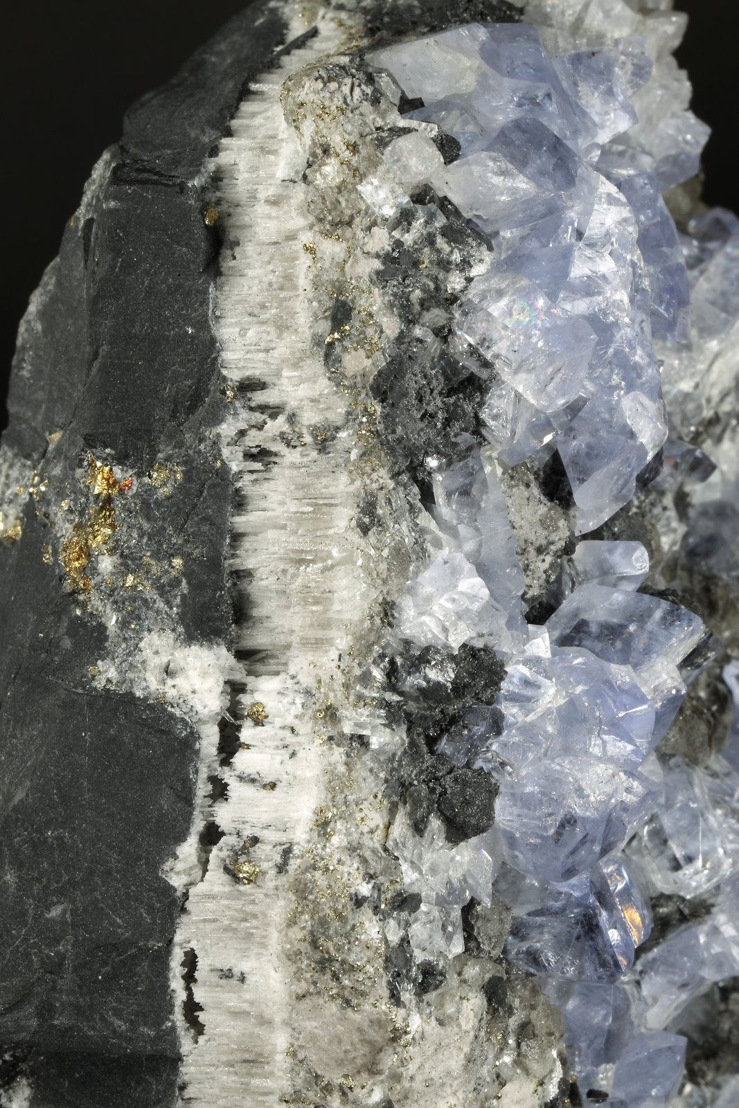 Dolomite, Calcite, Pyrite
123x82x39mm
(Autor: Fiebre Verde)