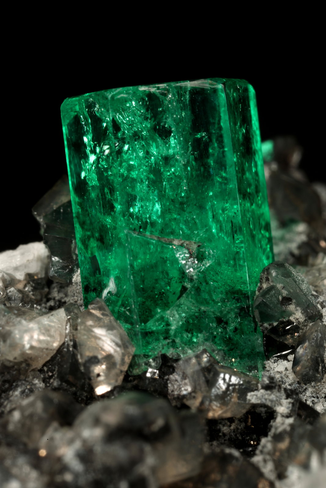 Beryl (variety emerald), Calcite
83x27x62mm, xl=9mm
(Autor: Fiebre Verde)