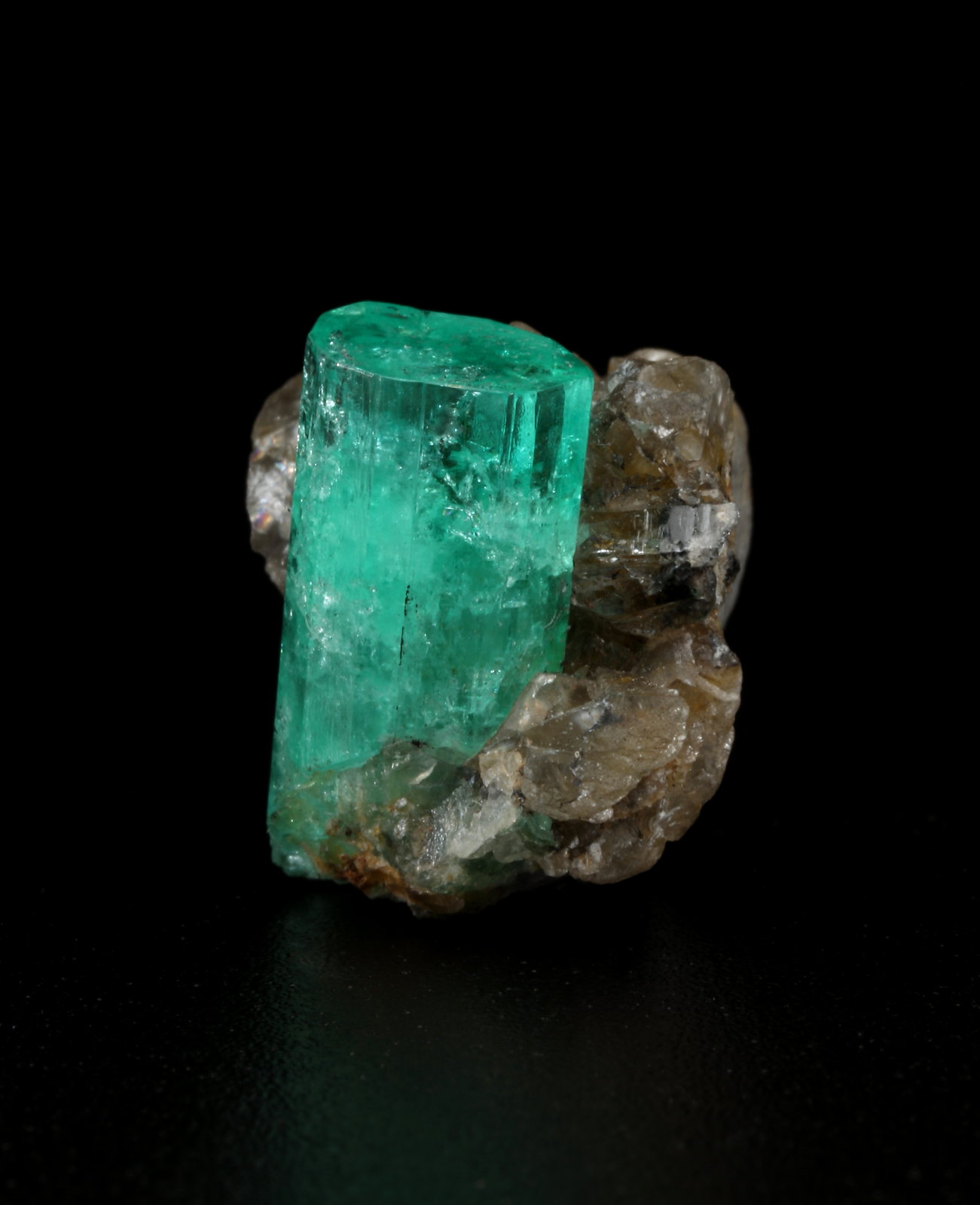 Beryl (variety emerald), Dolomite
14mm x 15mm x 15mm, xl=15mm
(Autor: Fiebre Verde)