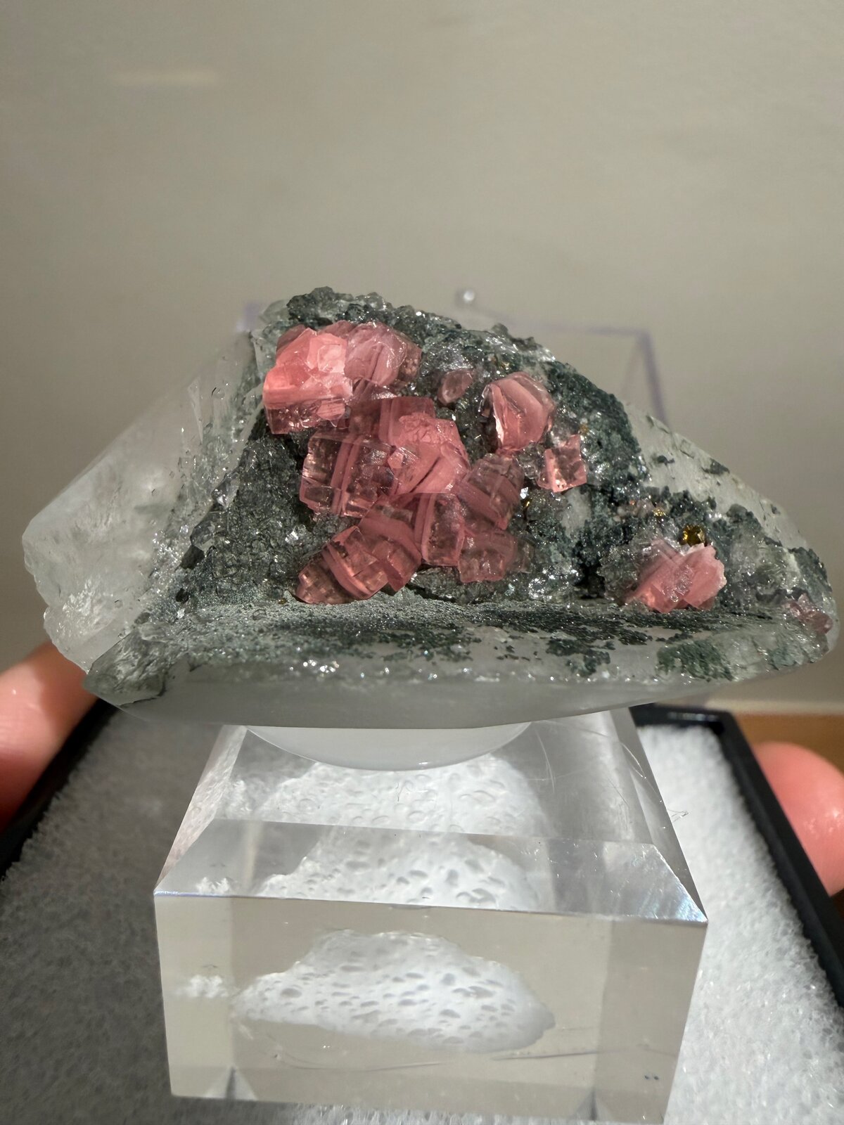 Rhodochrosite
56mm x 35mm x 30mm
(Autor: QT.JojoGuo)