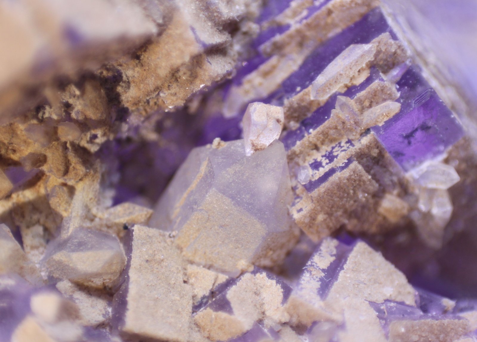 Fluorite and Quartz
73 mm x 67 mm x 43 mm
(Autor: Firmo Espinar)