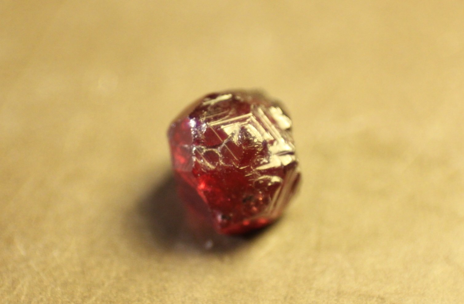 Almandine
Crystal size: 6mm
(Autor: Firmo Espinar)