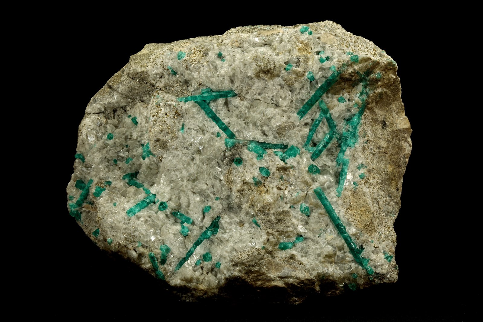 Beryl (variety emerald), Calcite, Pyrite
140x110x43mm
(Autor: Fiebre Verde)