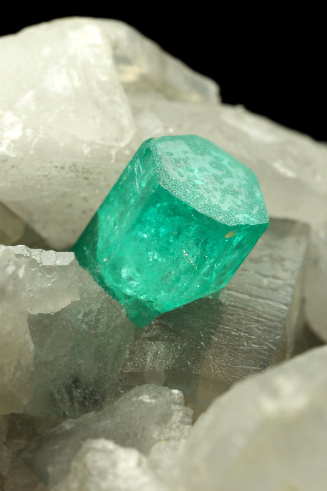 Beryl (variety emerald), Calcite, Dolomite
40x43x40mm, xl=9mm
(Autor: Fiebre Verde)