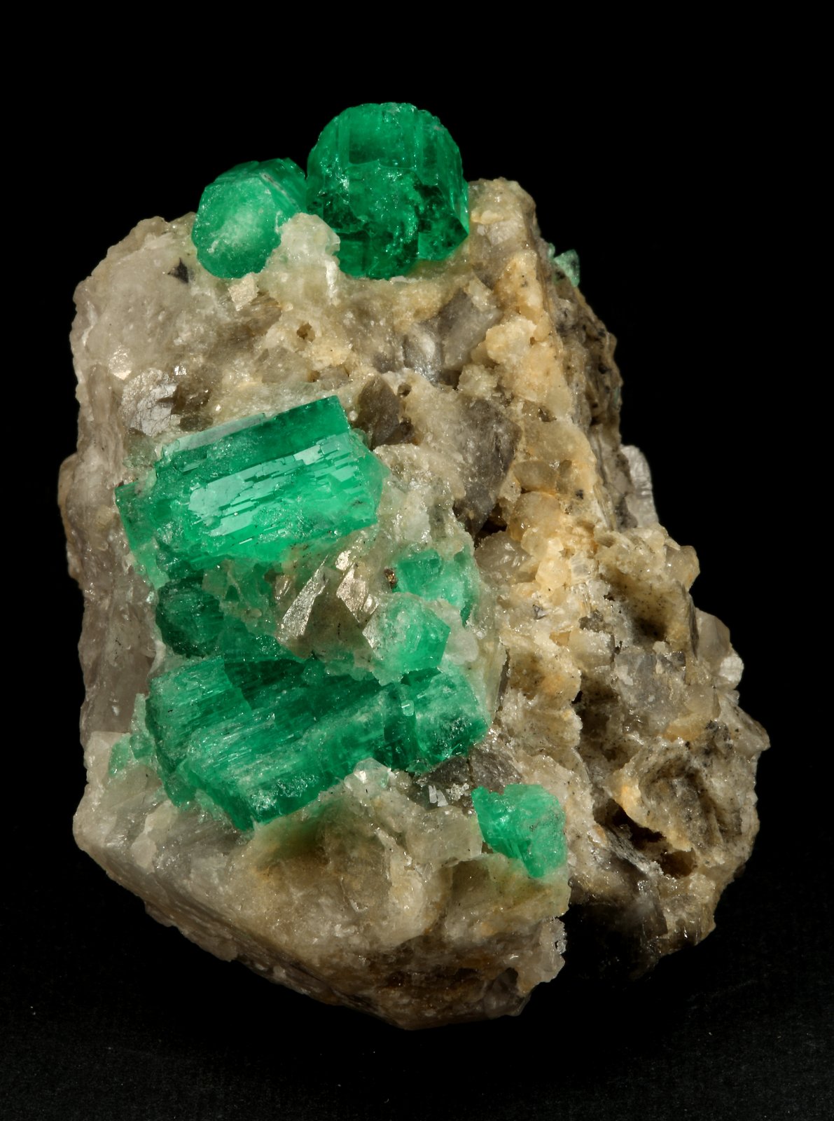 Beryl (variety emerald), Calcite
60x47x49mm, central xl=16mm
(Autor: Fiebre Verde)