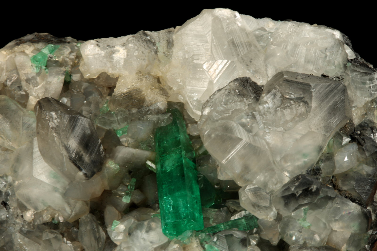 Beryl (variety emerald), Calcite
110x85x85mm, xl=30mm
(Autor: Fiebre Verde)