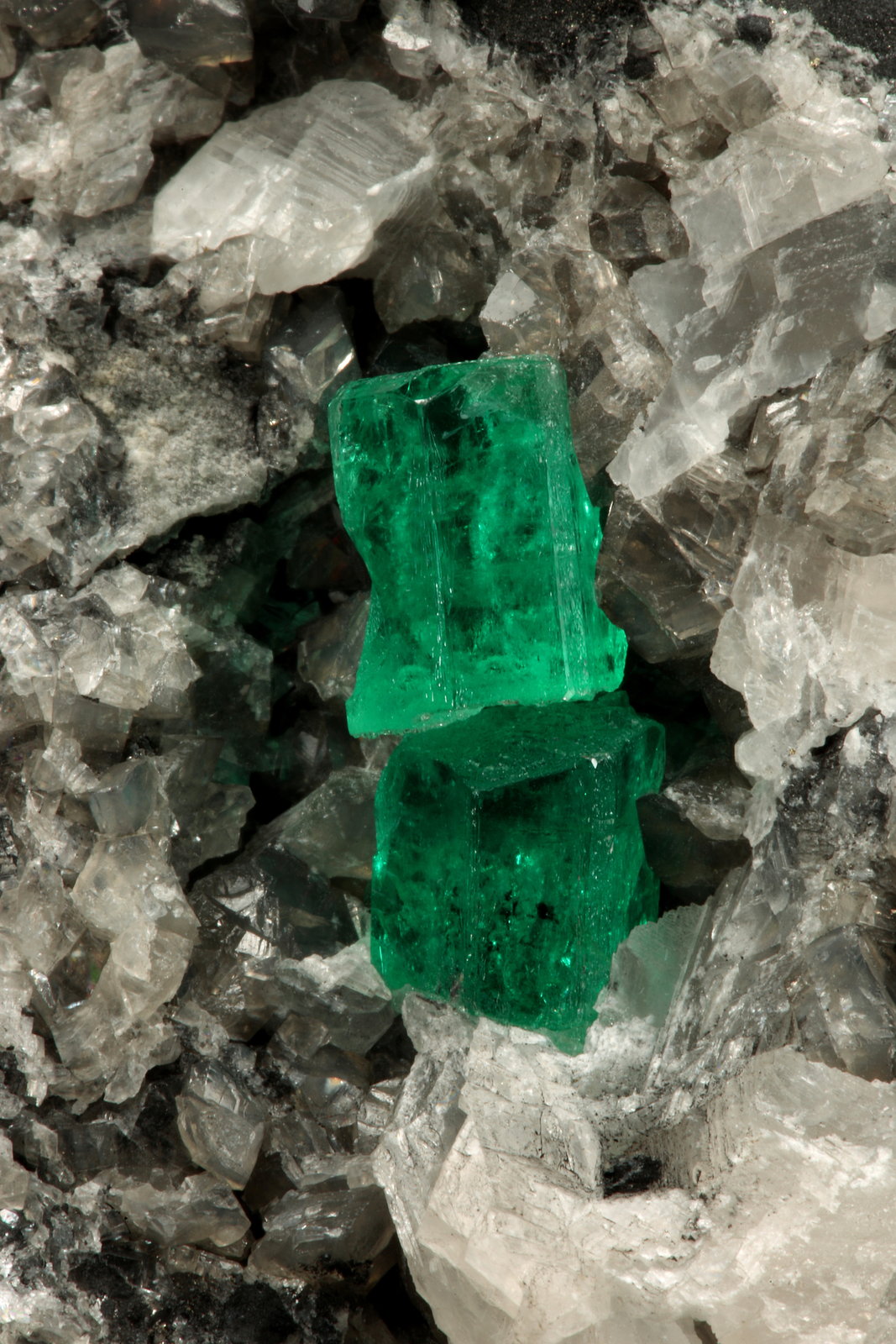Beryl (variety emerald), Calcite
60x55x80mm, xl=6+8mm
(Autor: Fiebre Verde)
